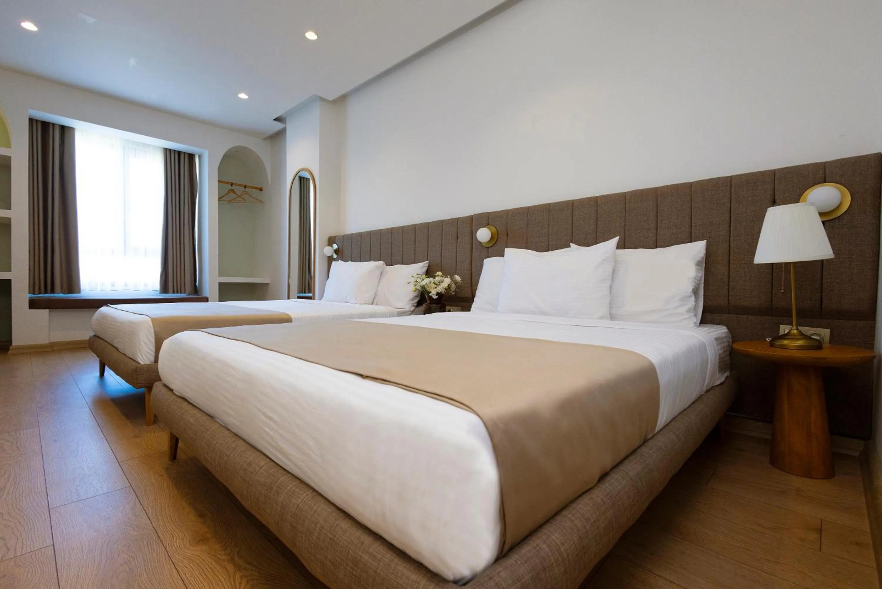 Photo of the whole room, Bed in Meshk Airport Hotel