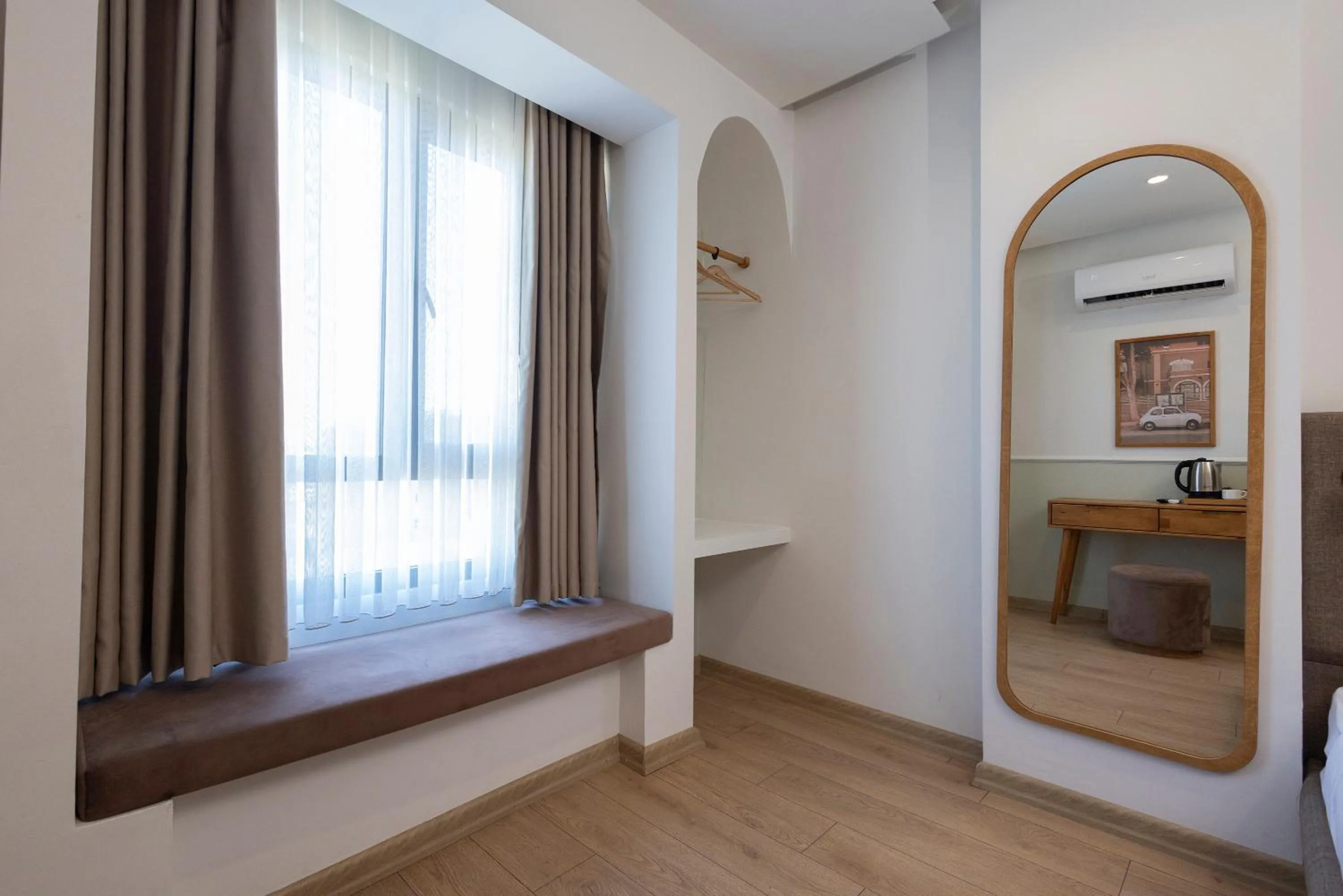 Photo of the whole room in Meshk Airport Hotel