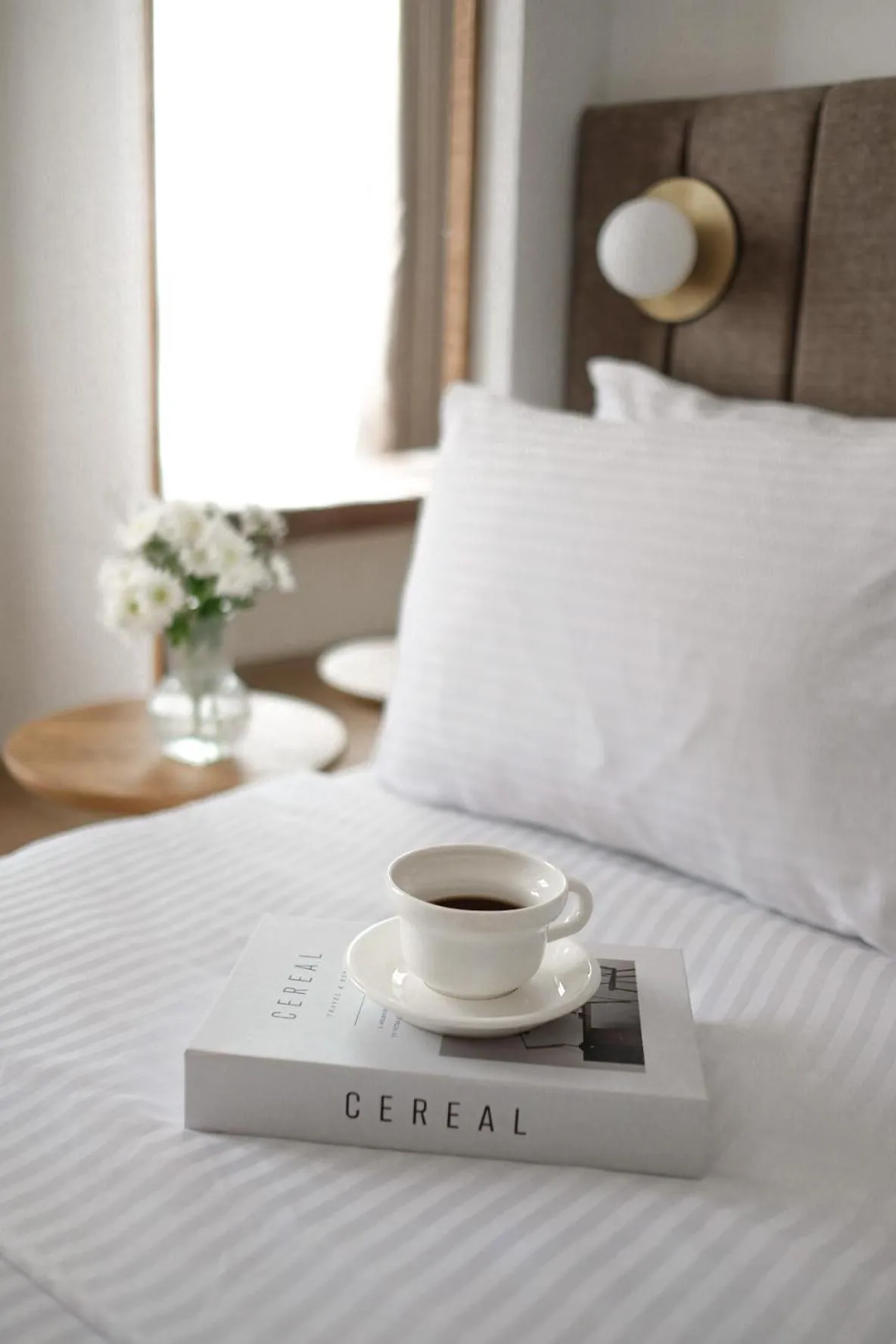 Bed in Meshk Airport Hotel