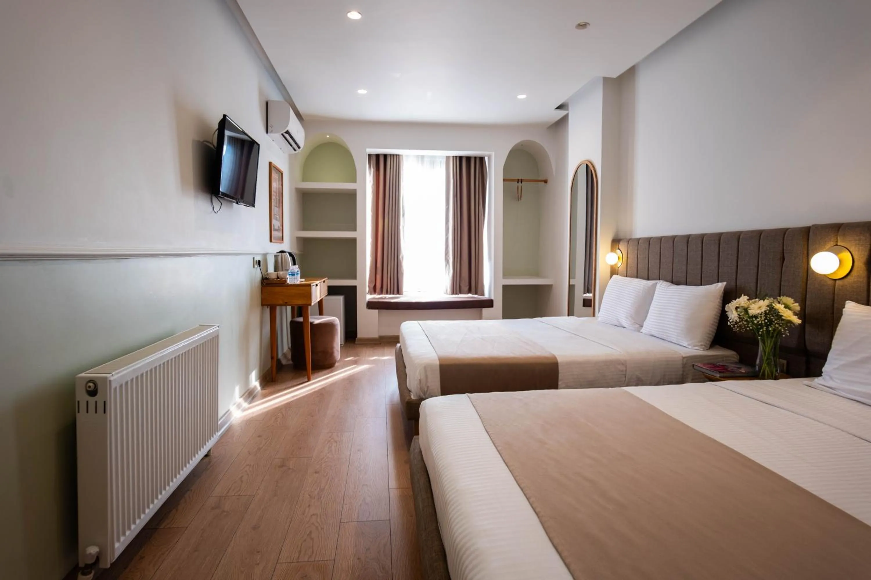 TV and multimedia, Bed in Meshk Airport Hotel