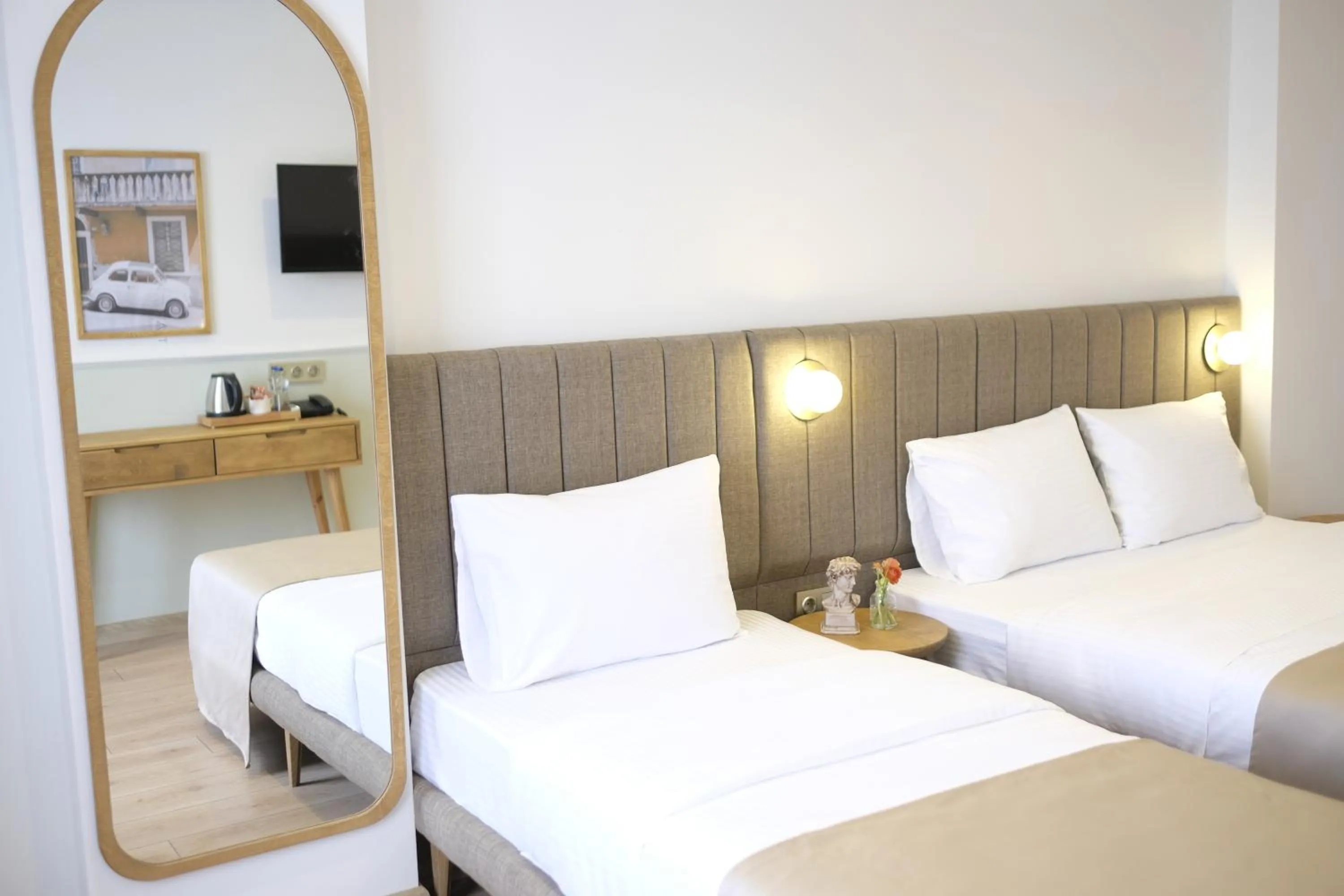 Bed in Meshk Airport Hotel