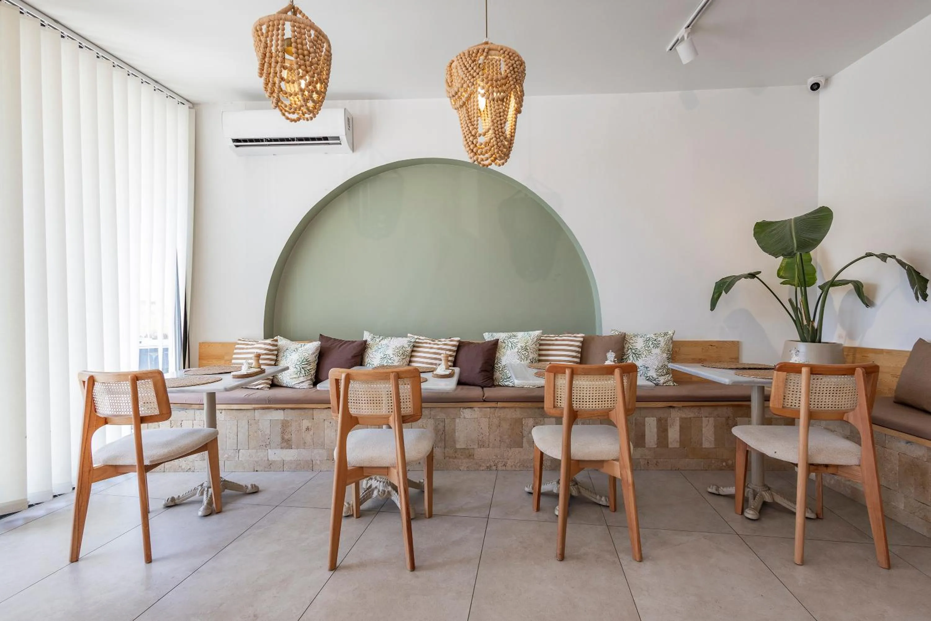 Seating area in Meshk Airport Hotel