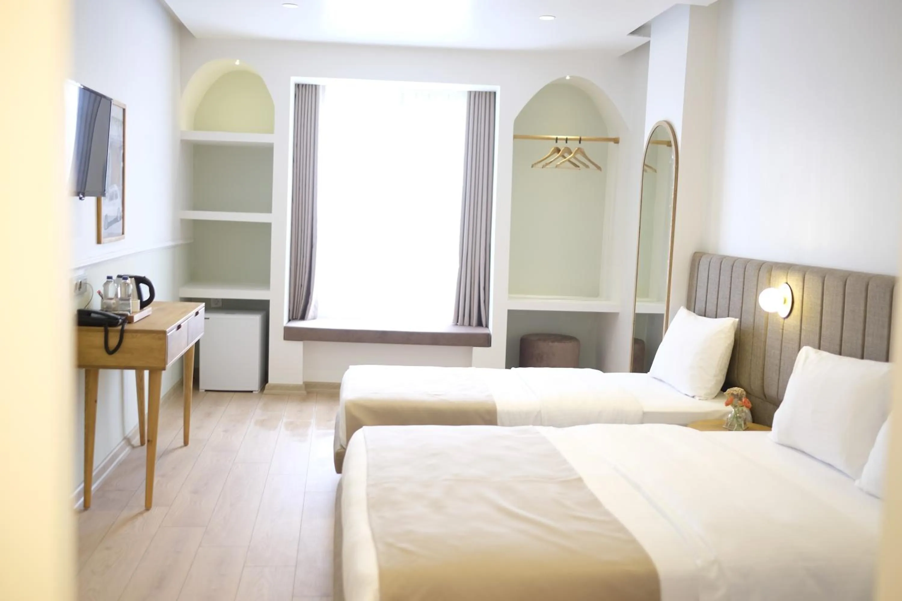 Bed in Meshk Airport Hotel