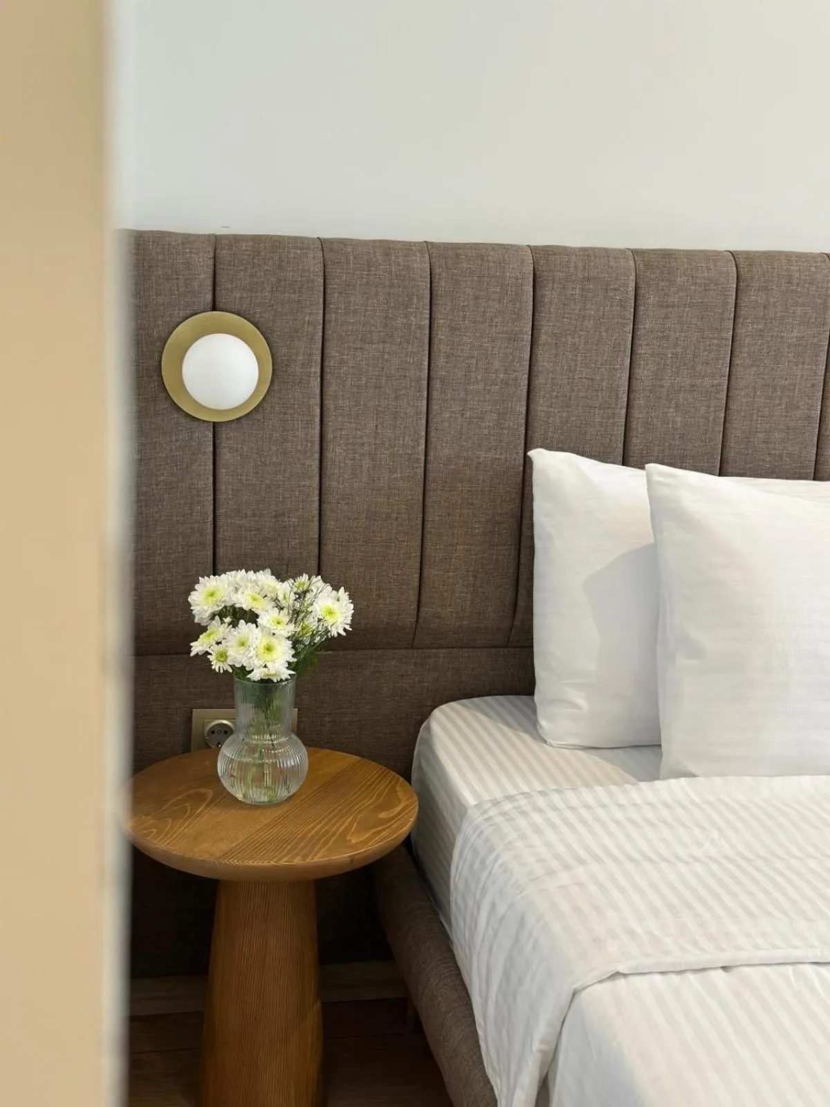 Photo of the whole room, Bed in Meshk Airport Hotel