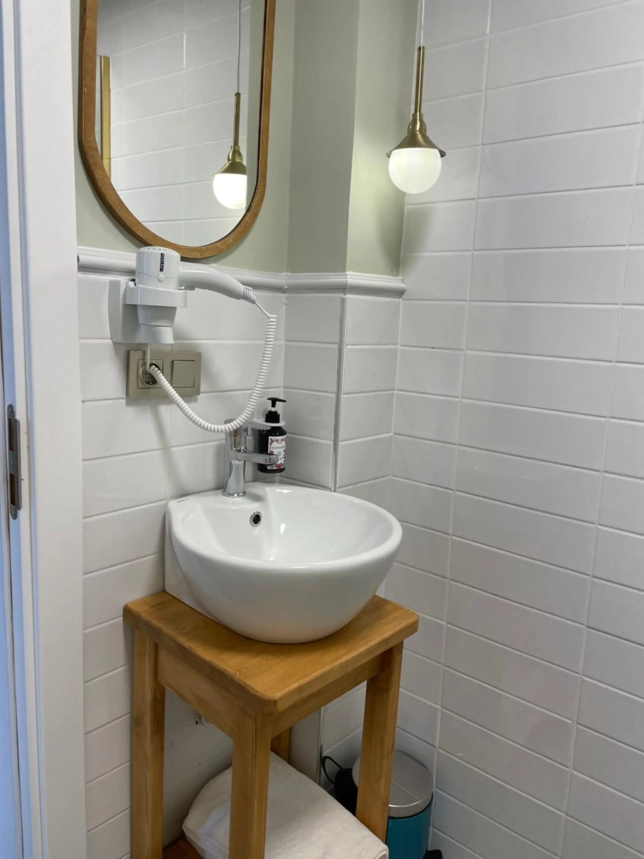 Bathroom in Meshk Airport Hotel