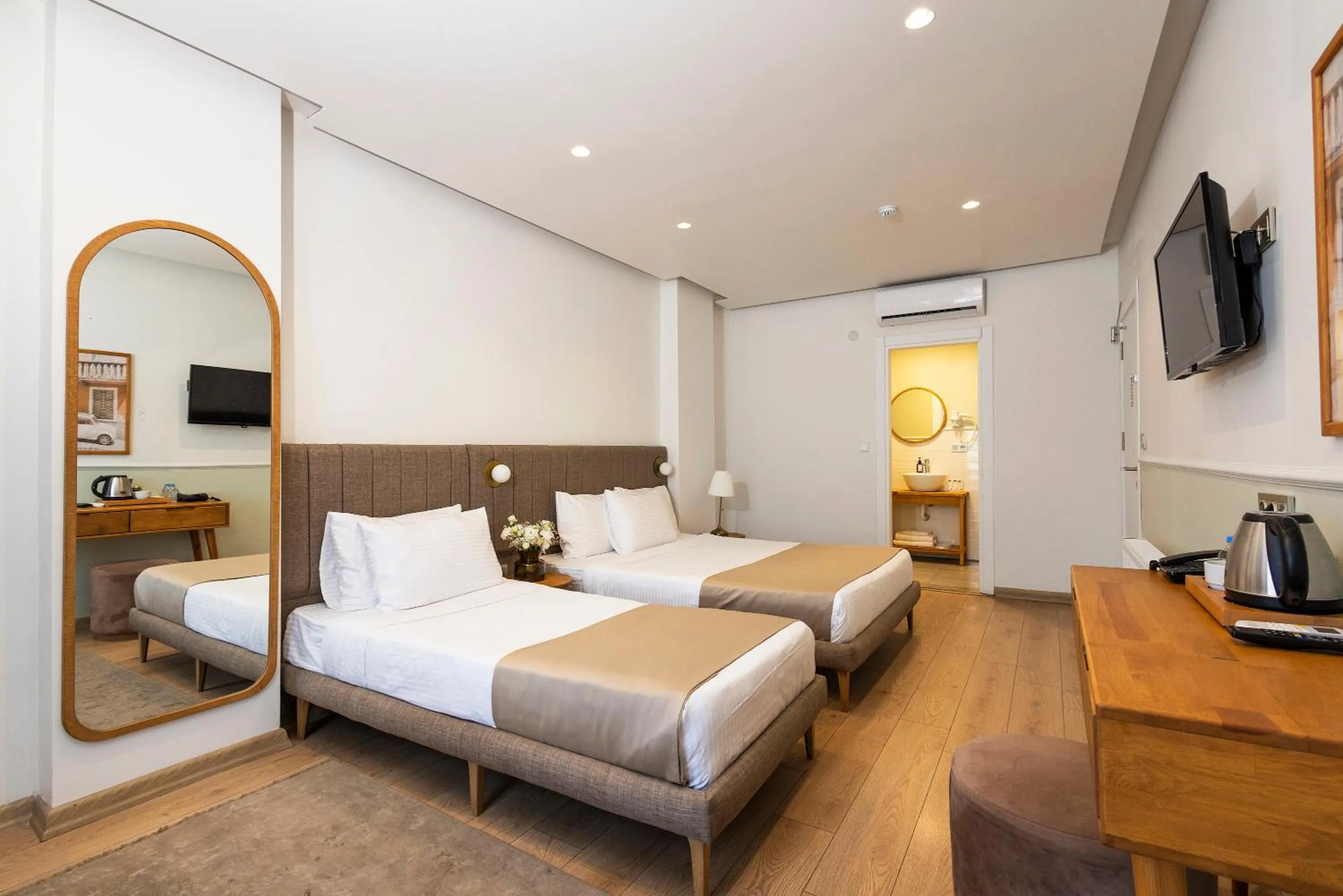 Bed in Meshk Airport Hotel