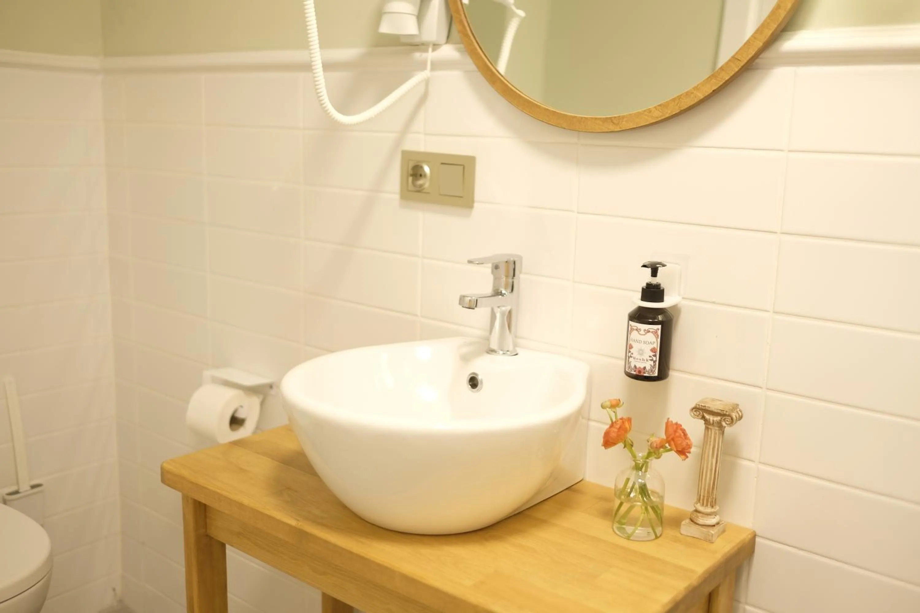 Bathroom in Meshk Airport Hotel