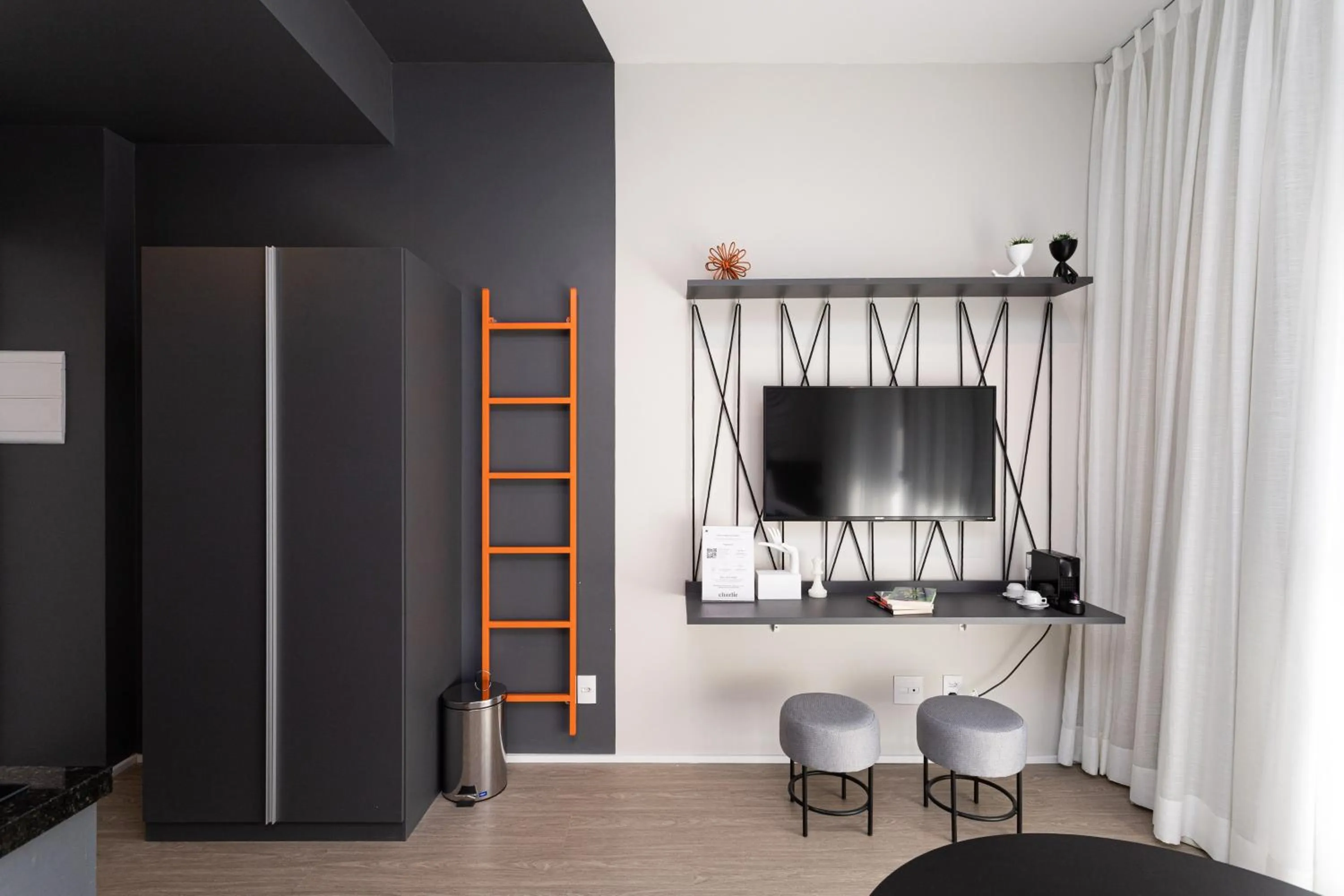 Bed in House of Charlie Vila Mariana