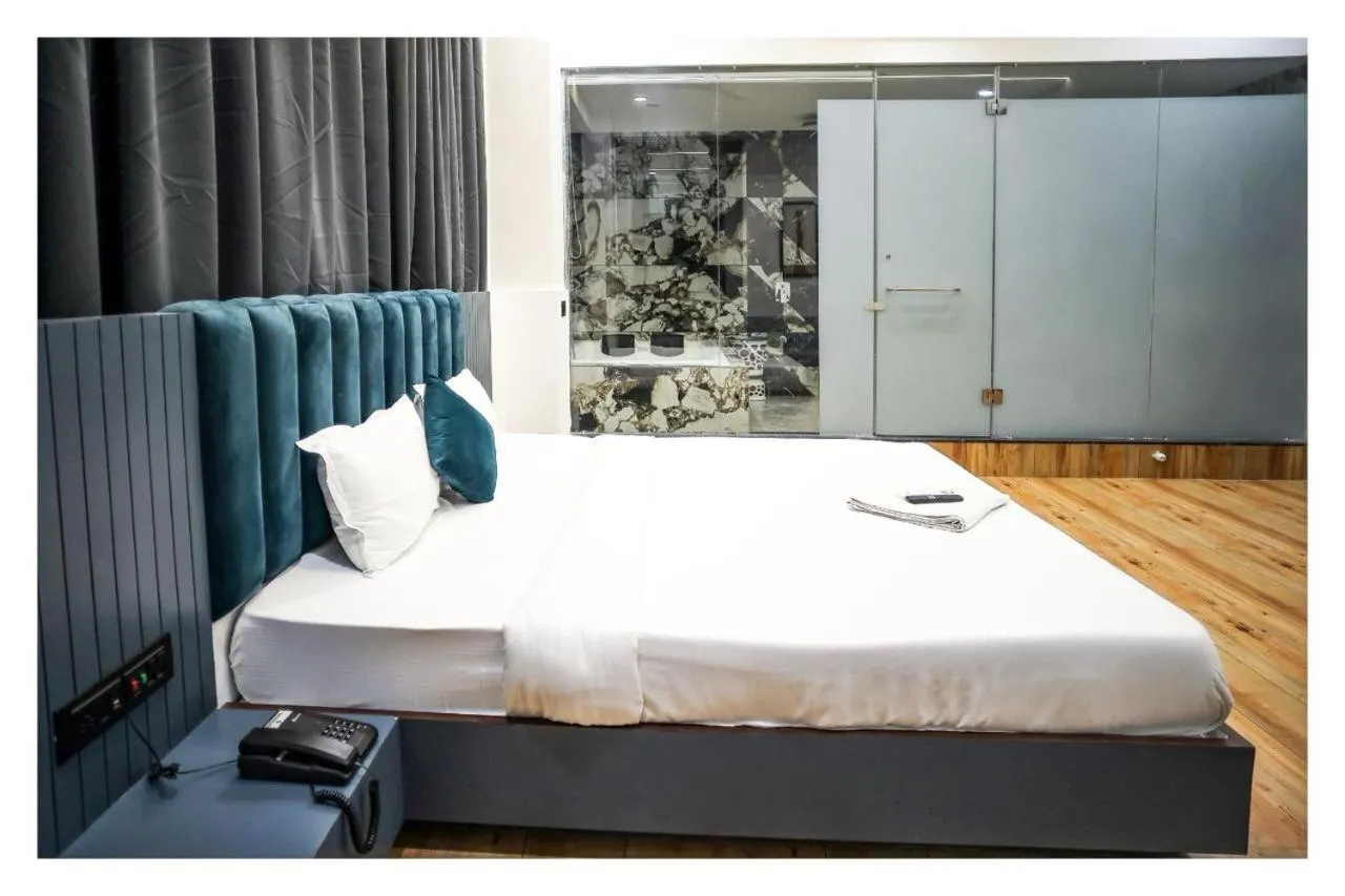 Bedroom, Bed in HOTEL THE PARKER INN By KBNT GROUP