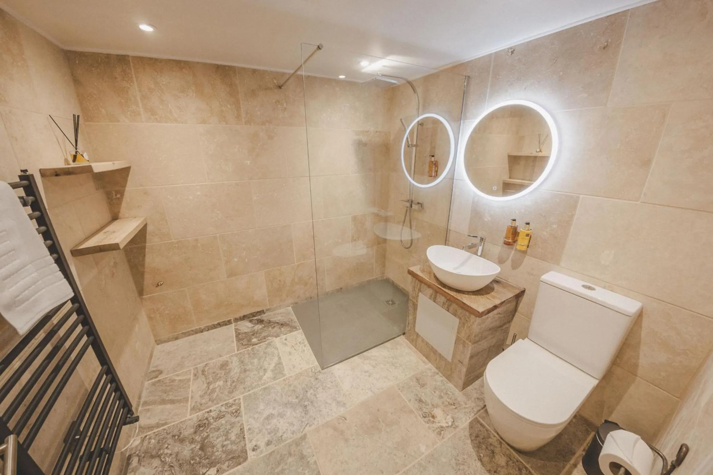 Shower in Trading Boundaries