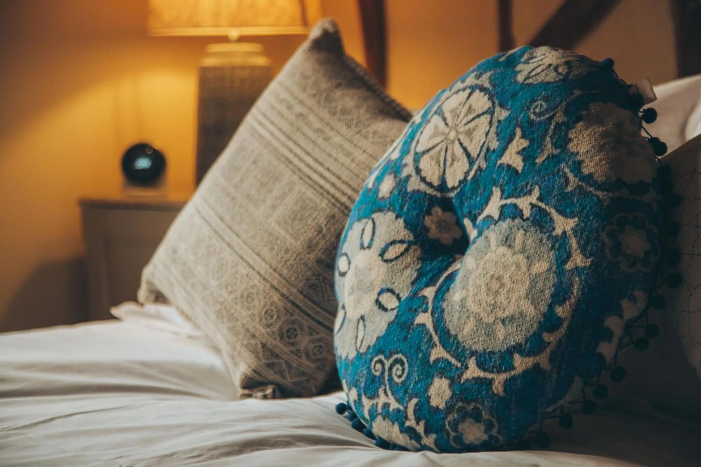 Bed in Trading Boundaries