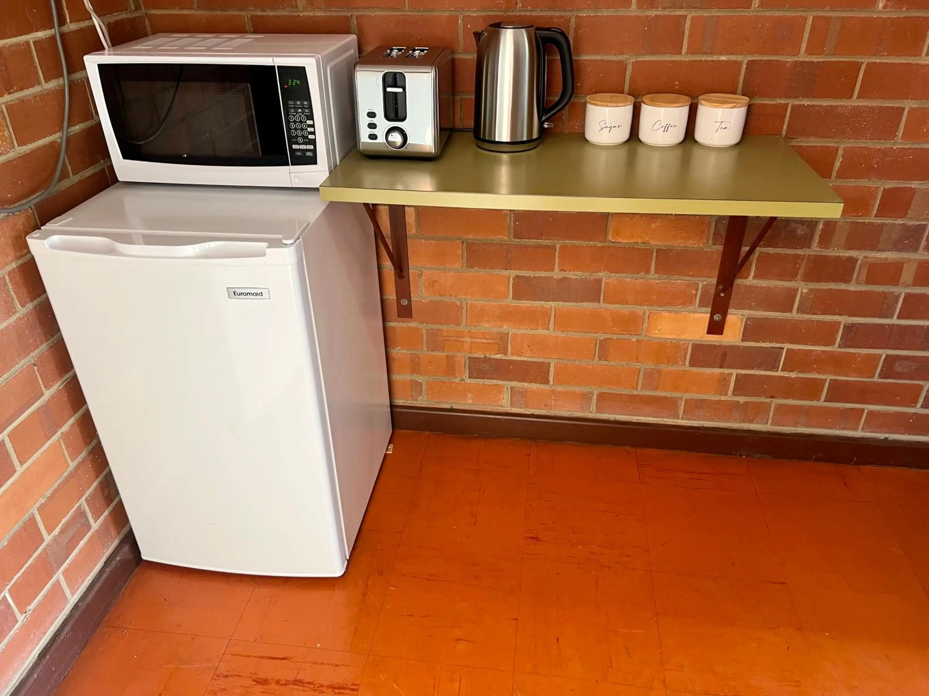 Kitchen or kitchenette in Pingelly Retreat Motel