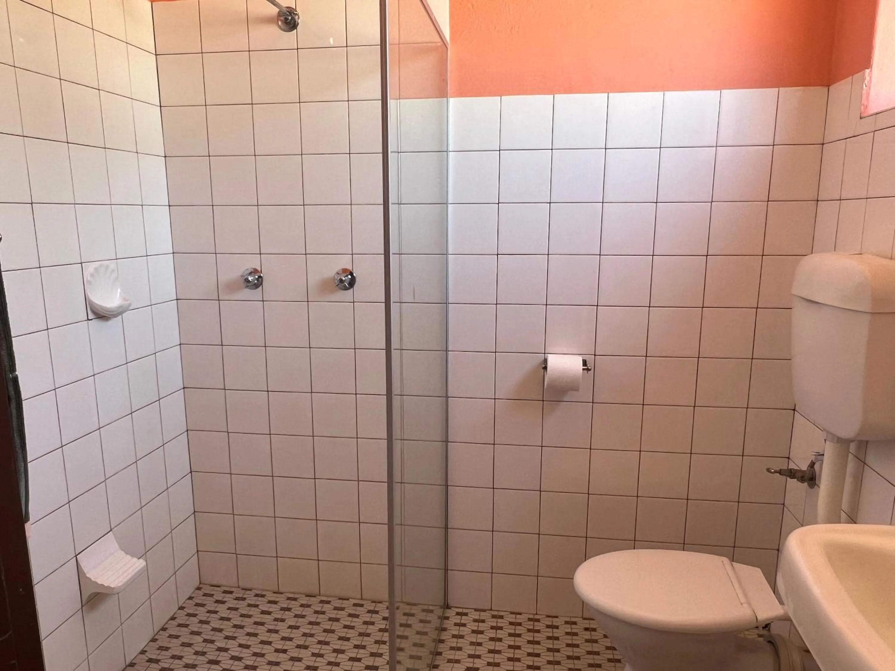 Bathroom in Pingelly Retreat Motel