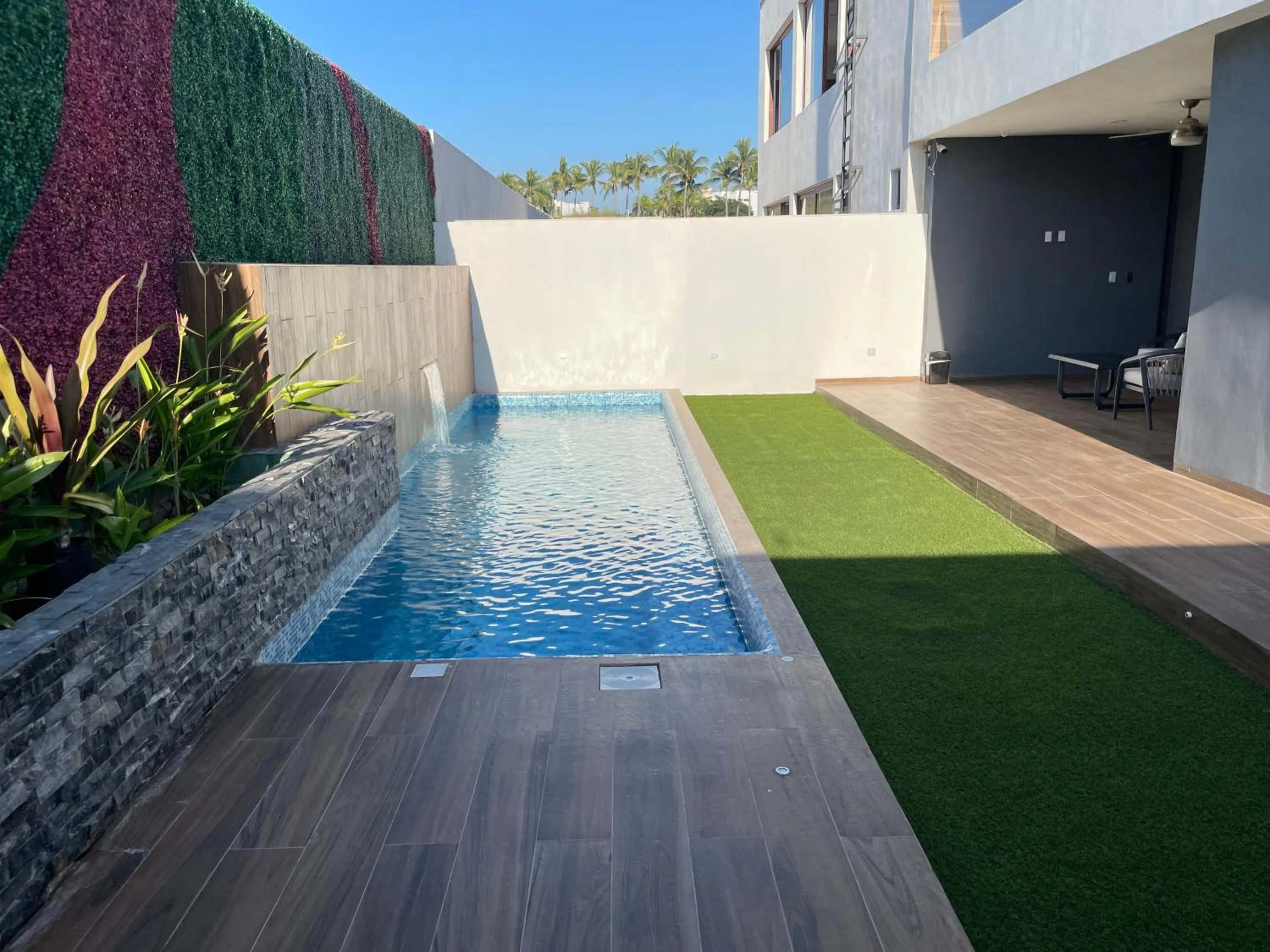 Pool view in Tamaran casa de playa Pescadores 16