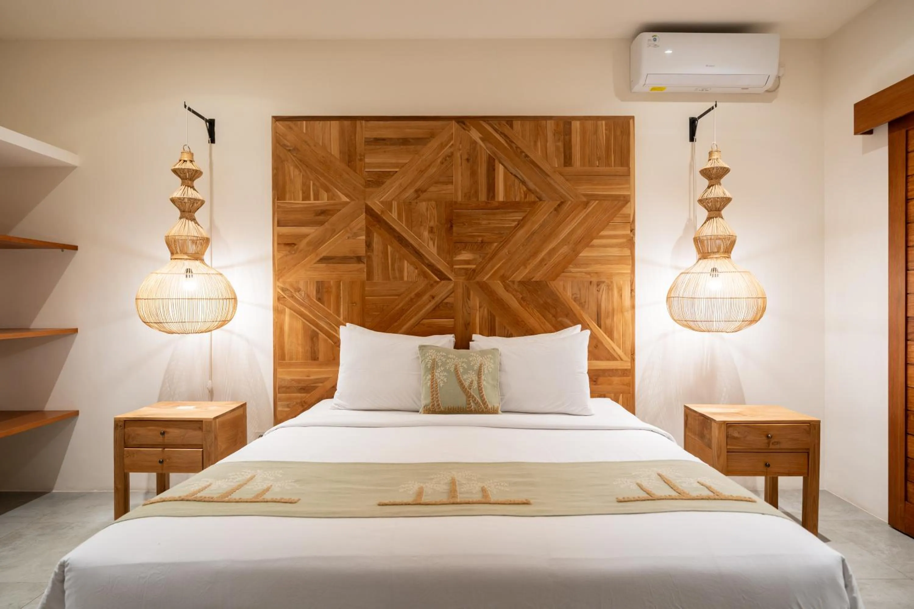 Bed in Villa Folie by Alfred in Bali