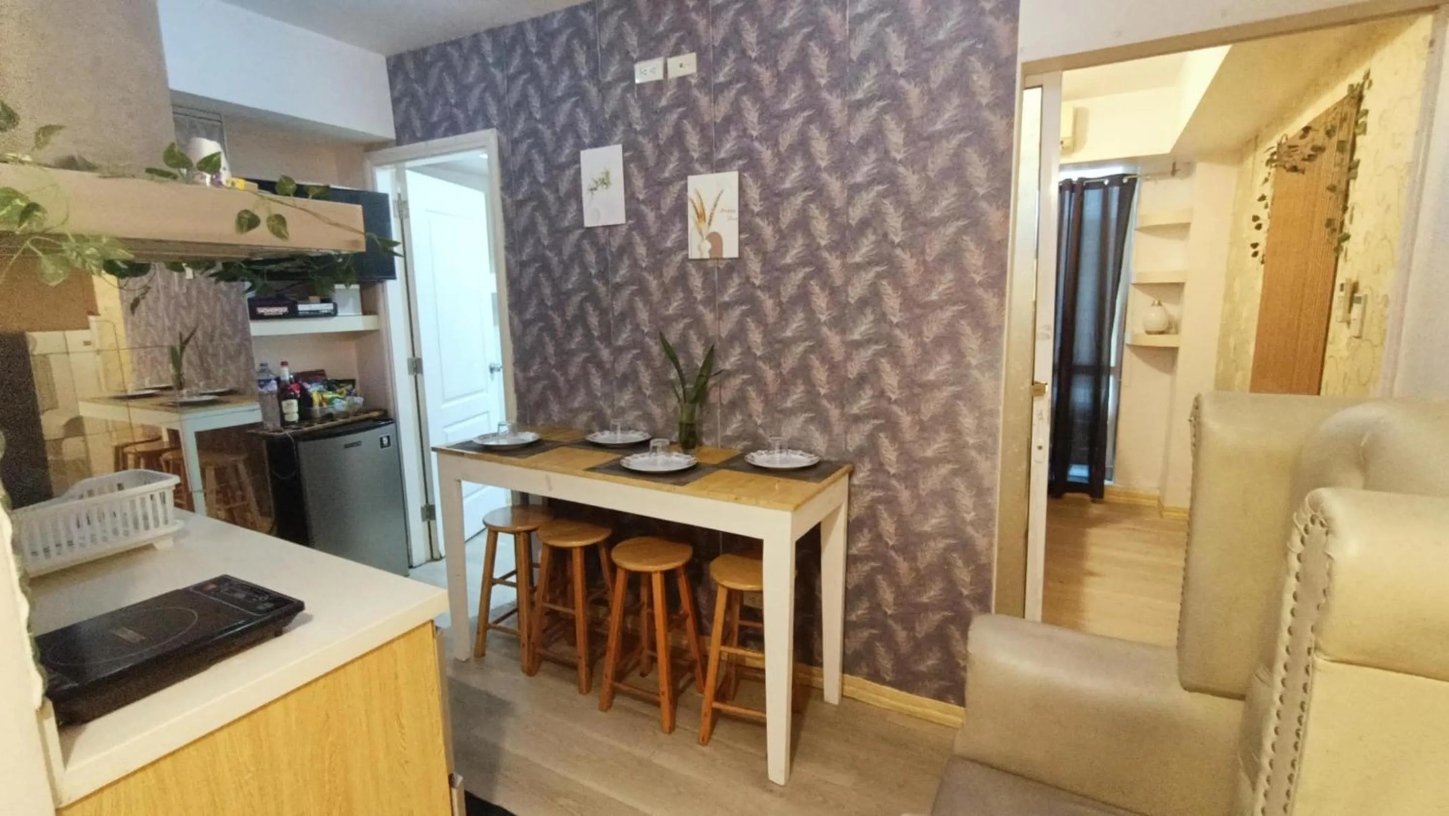 Azure Urban Resort with WIFI and Netflix