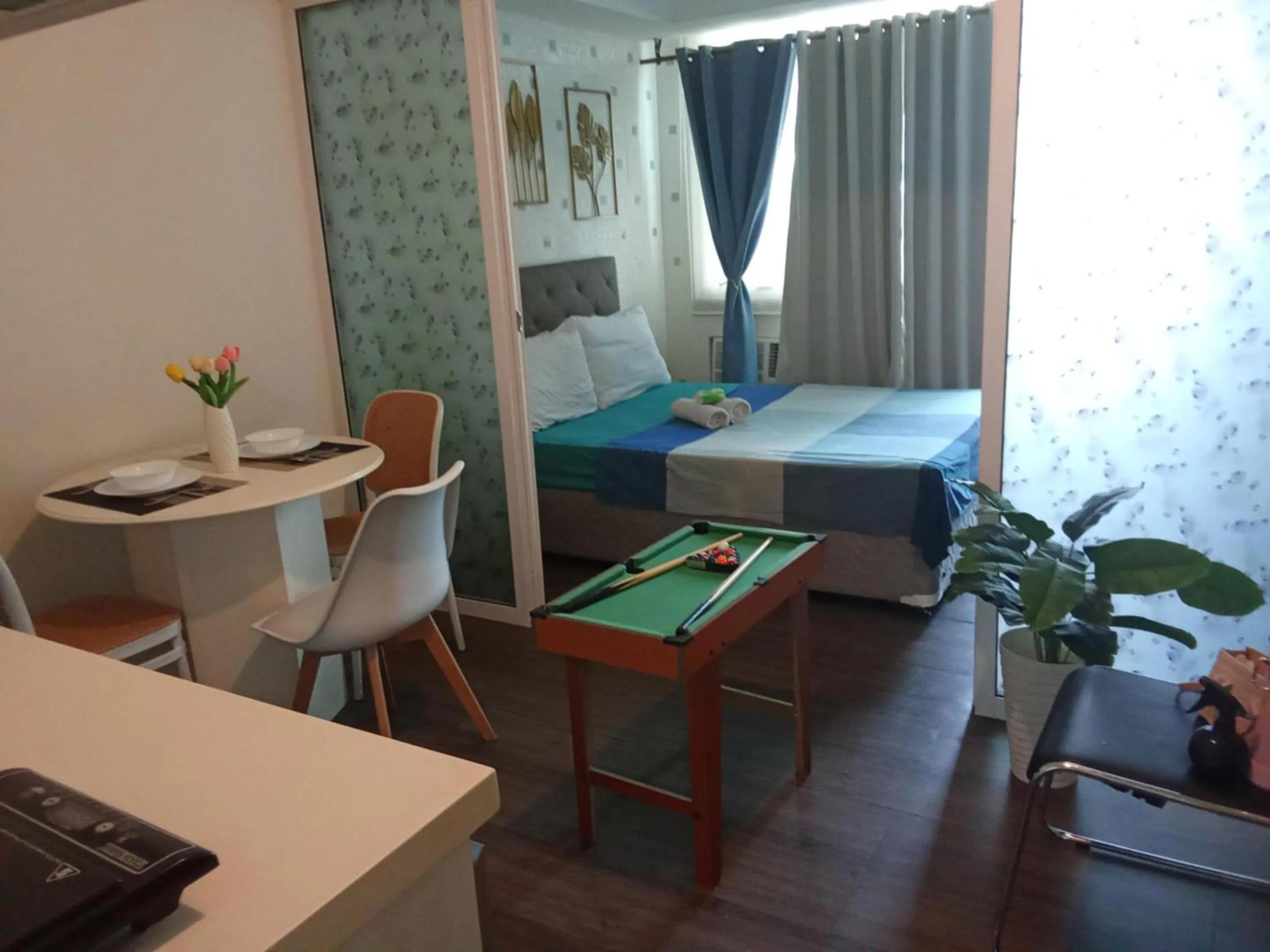 Bed in Azure Urban Resort with WIFI and Netflix