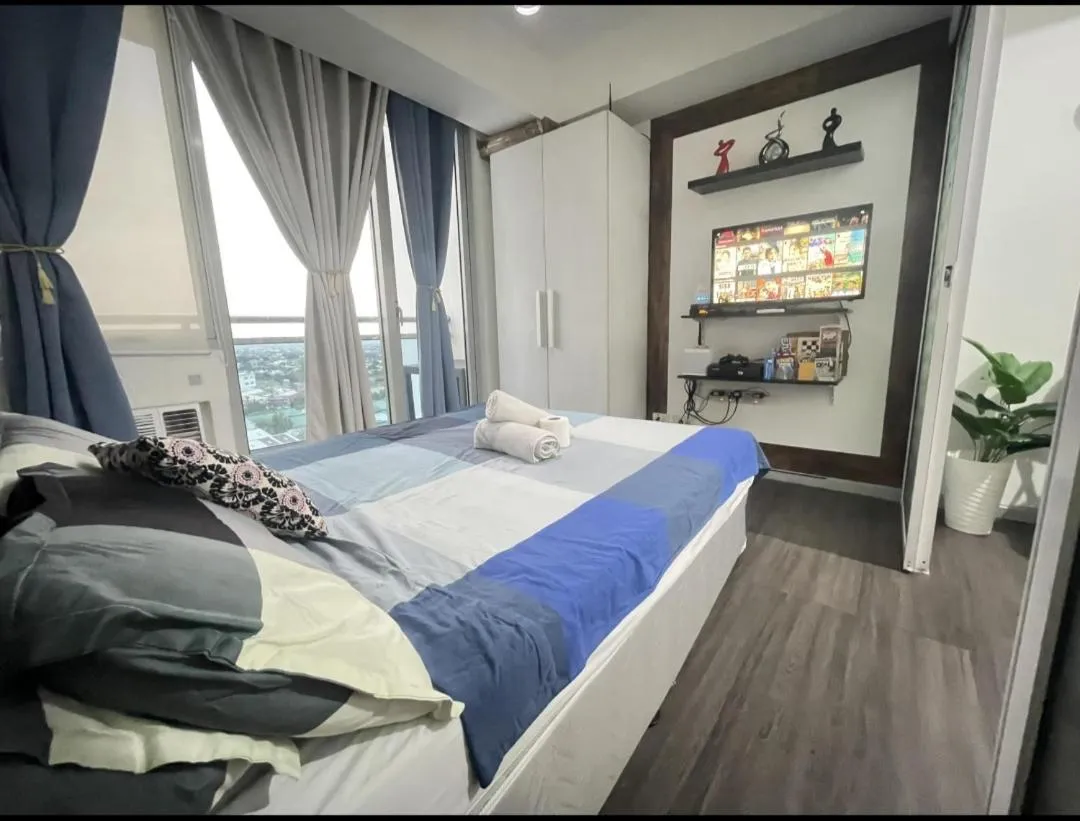 Bed in Azure Urban Resort with WIFI and Netflix