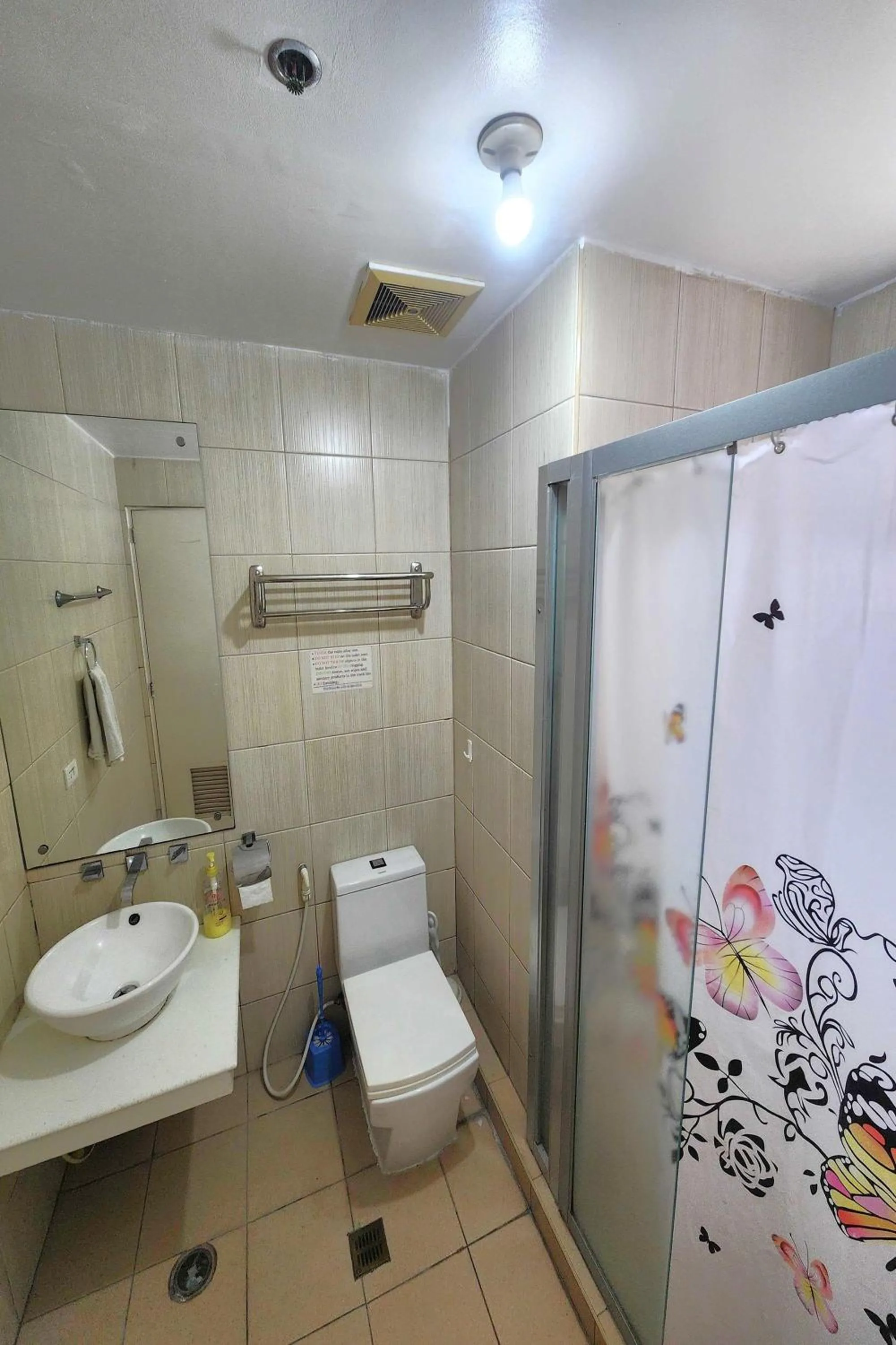 Bathroom in Birchtower by Jeizel Manila City