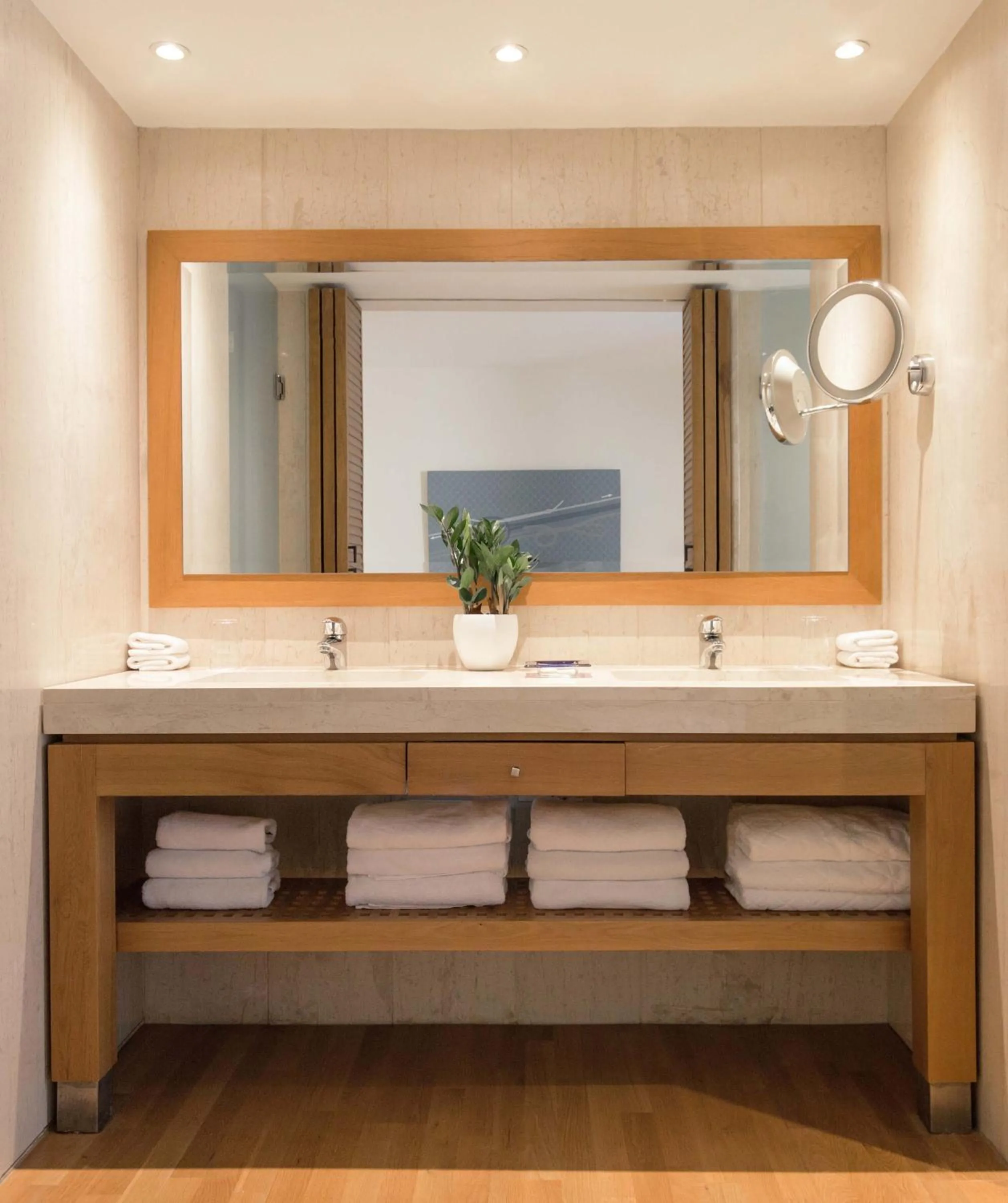 Bathroom in Phāea Blue - Small Luxury Hotels of the World