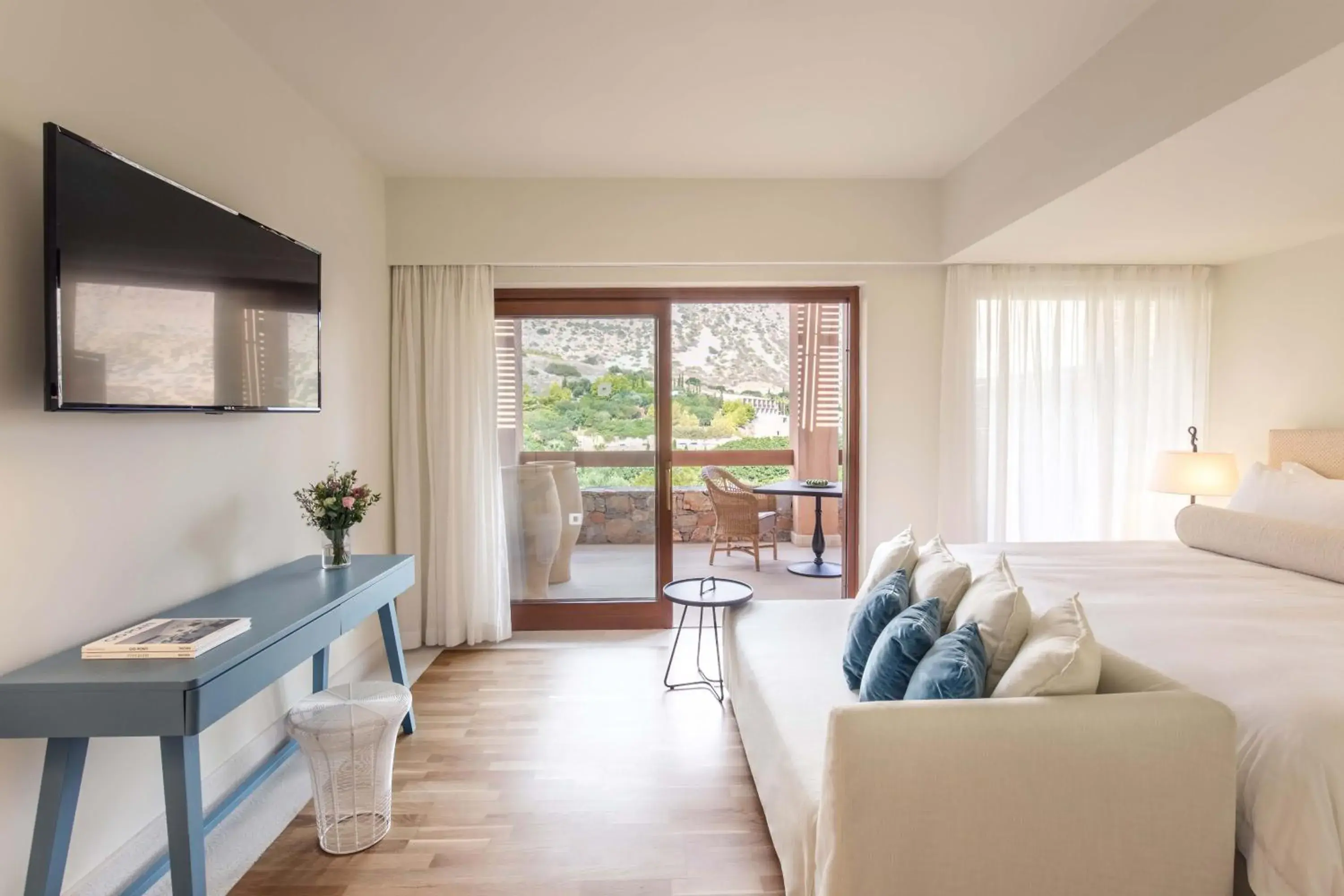 Signature Room in Phāea Blue - Small Luxury Hotels of the World Signature Room in Phāea Blue - Small Luxury Hotels of the World