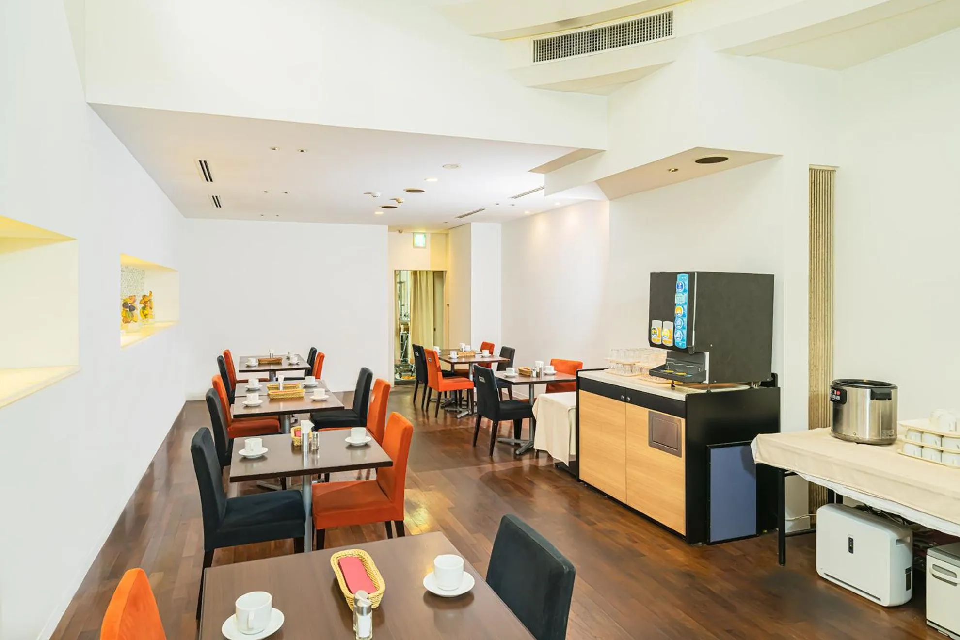 Restaurant/places to eat in Kanda Station Hotel