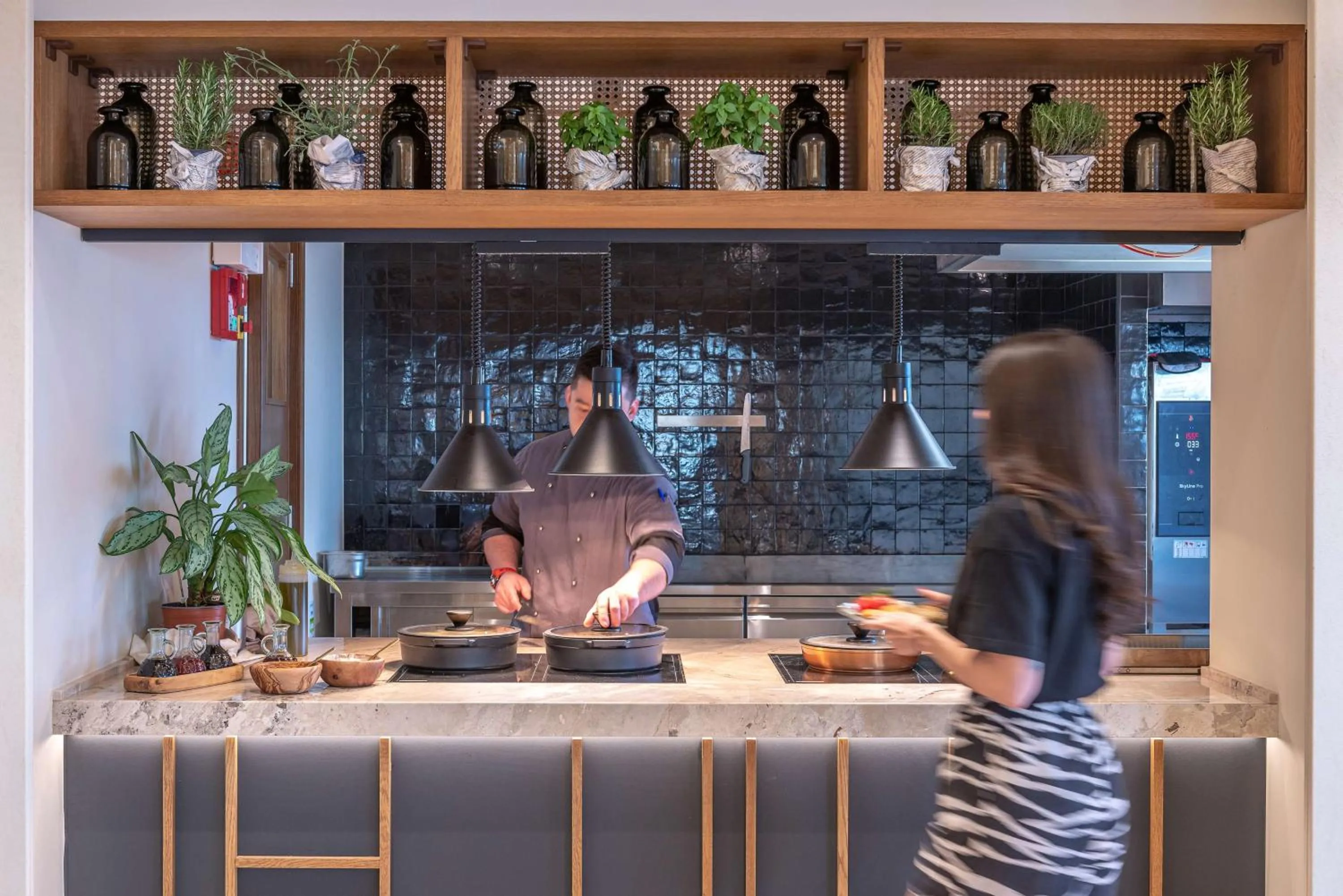 Restaurant/places to eat in Isla Brown Chania Resort, Curio Collection by Hilton