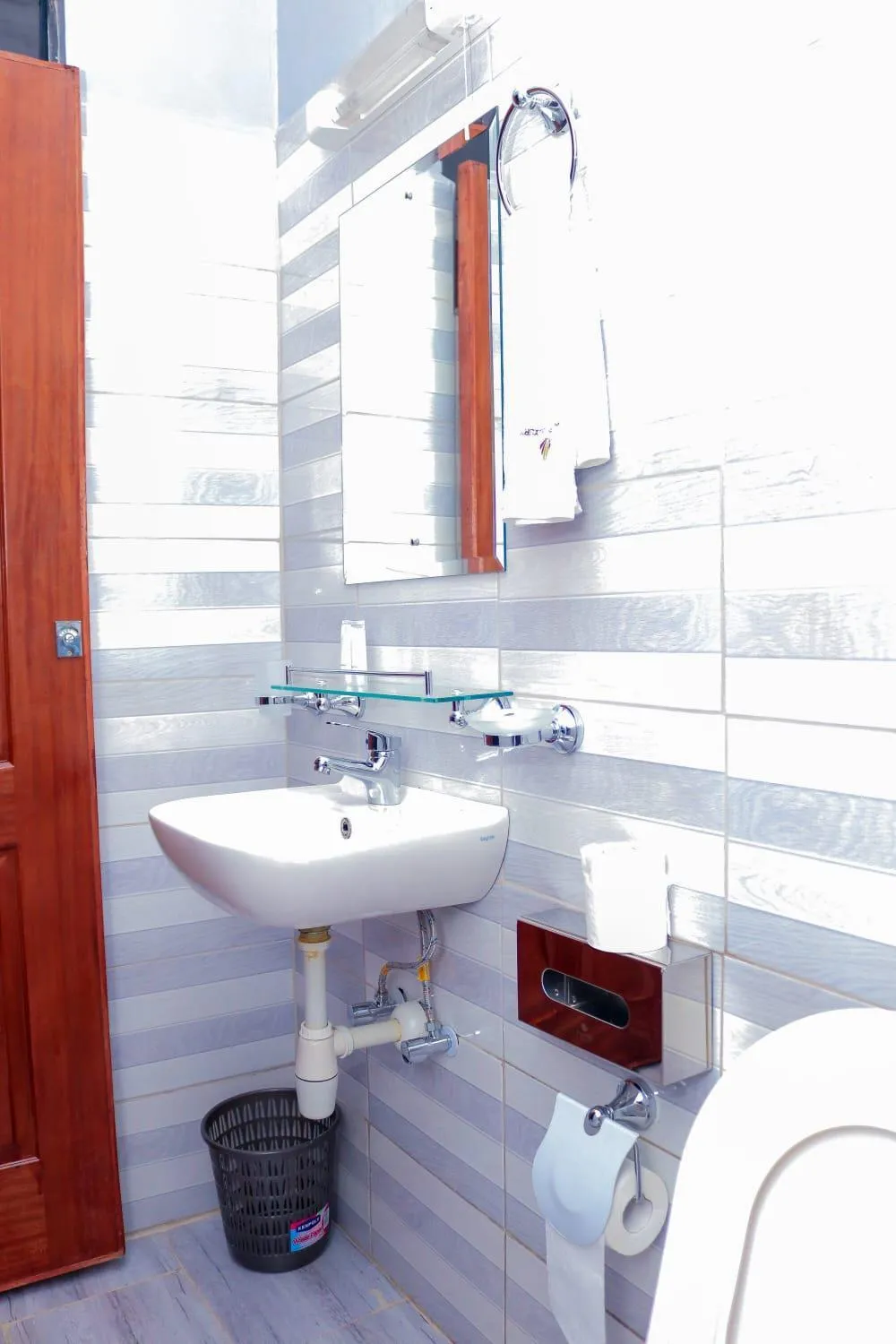 Bathroom in The VIP Luxury Lounge Hotel