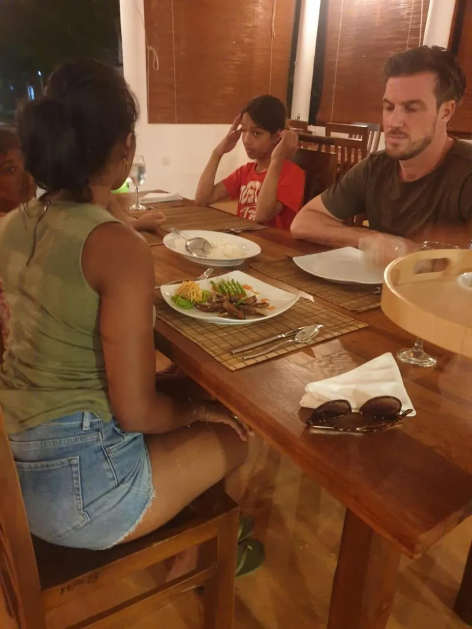 Restaurant/places to eat in Tepraas Sigiriya