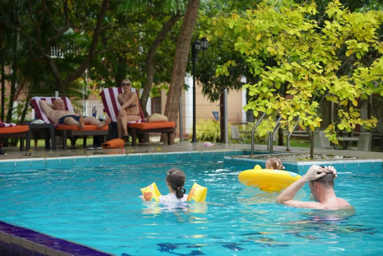 Swimming pool in Tepraas Sigiriya
