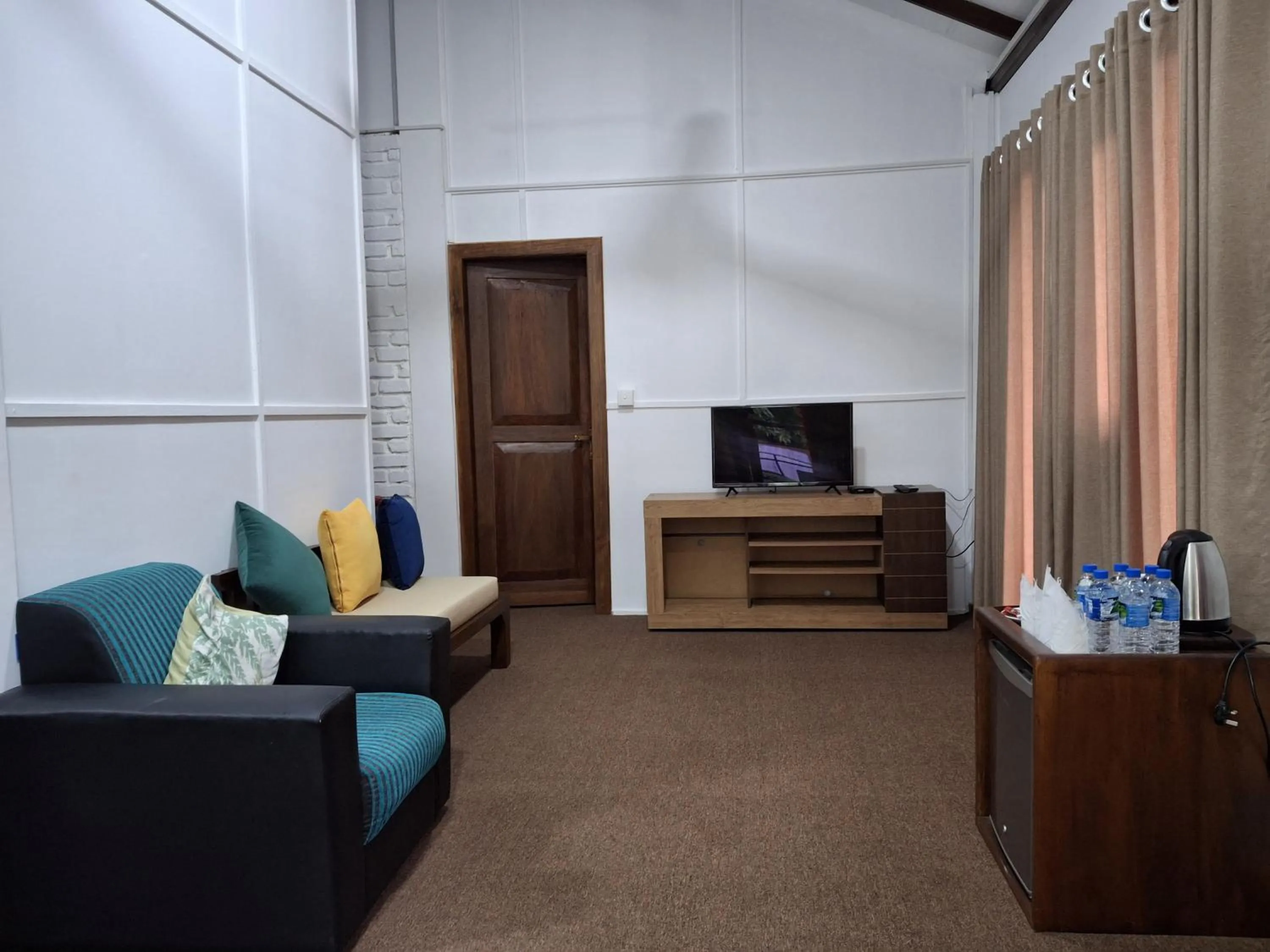 TV and multimedia in Tepraas Sigiriya