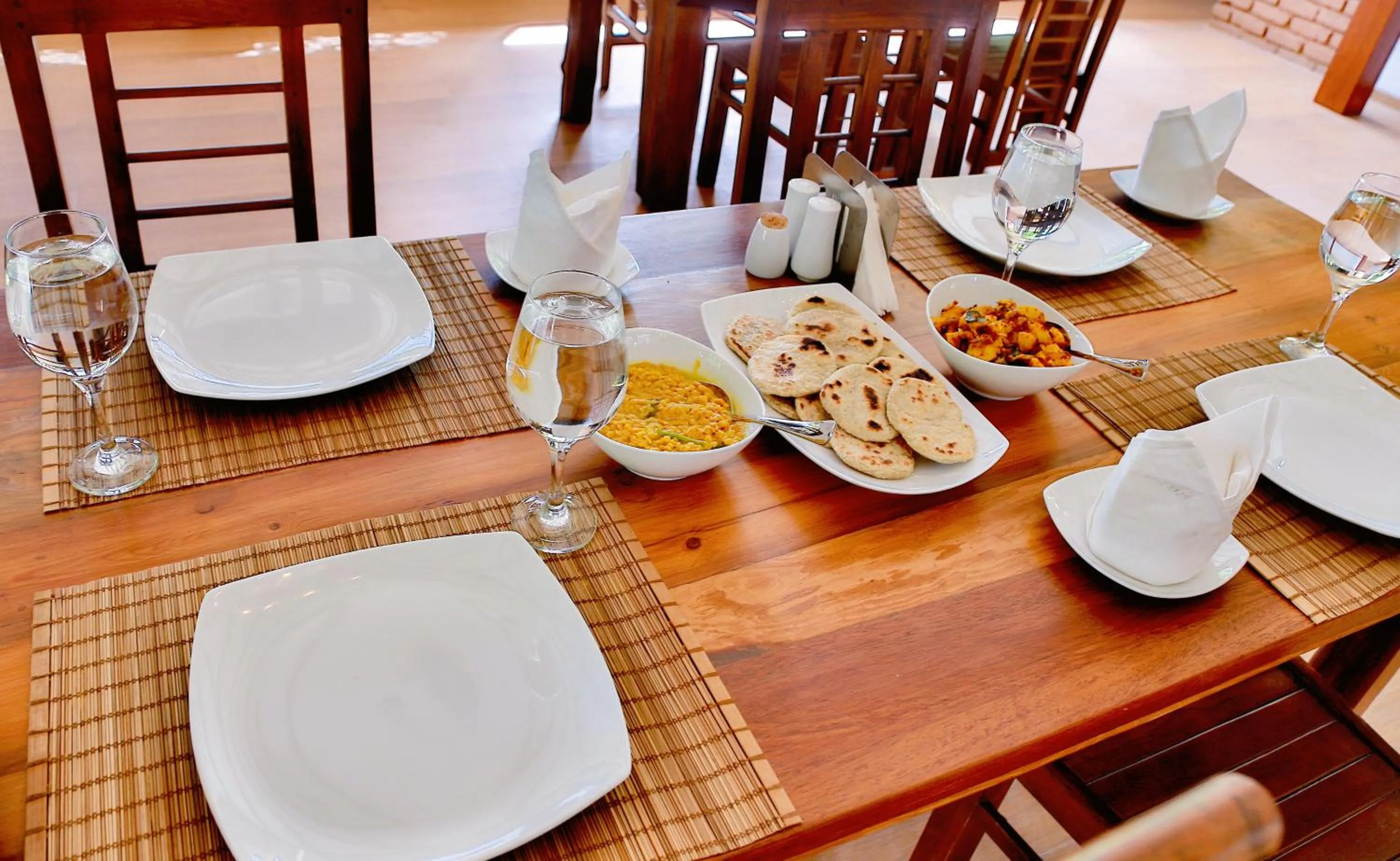 Restaurant/places to eat in Tepraas Sigiriya