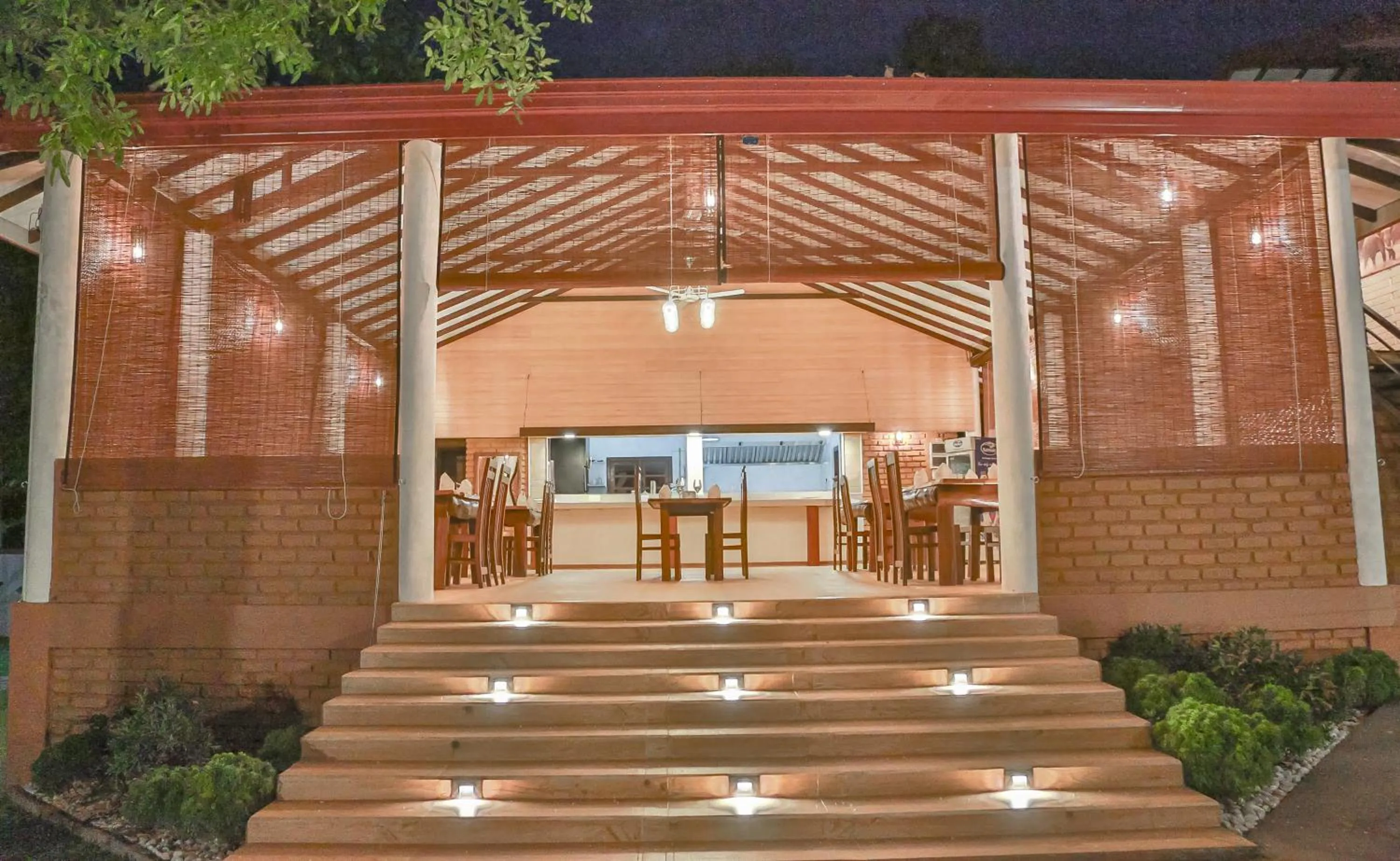Restaurant/places to eat in Tepraas Sigiriya