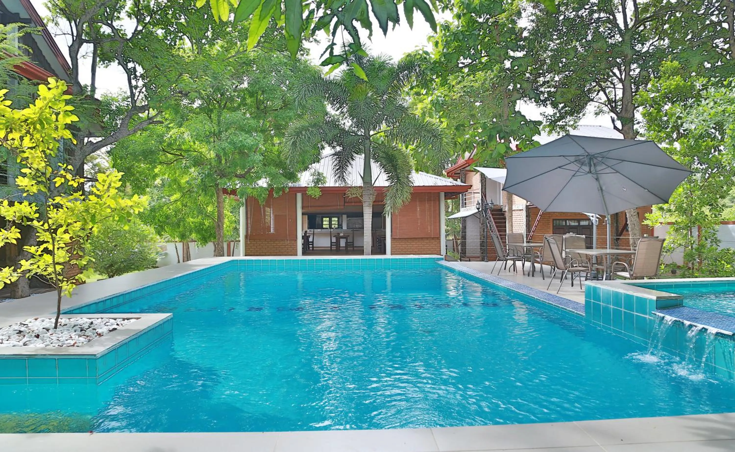 Swimming pool in Tepraas Sigiriya