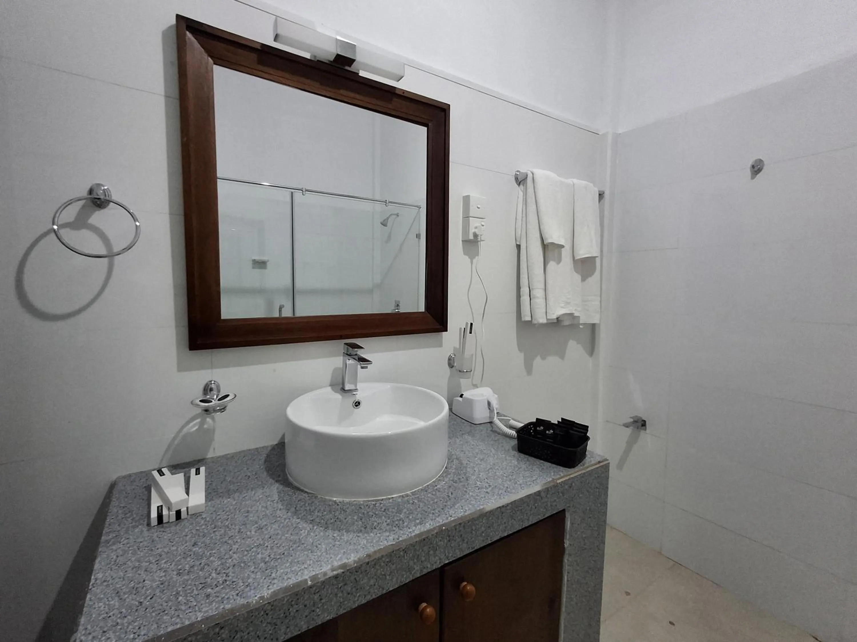 Bathroom in Tepraas Sigiriya