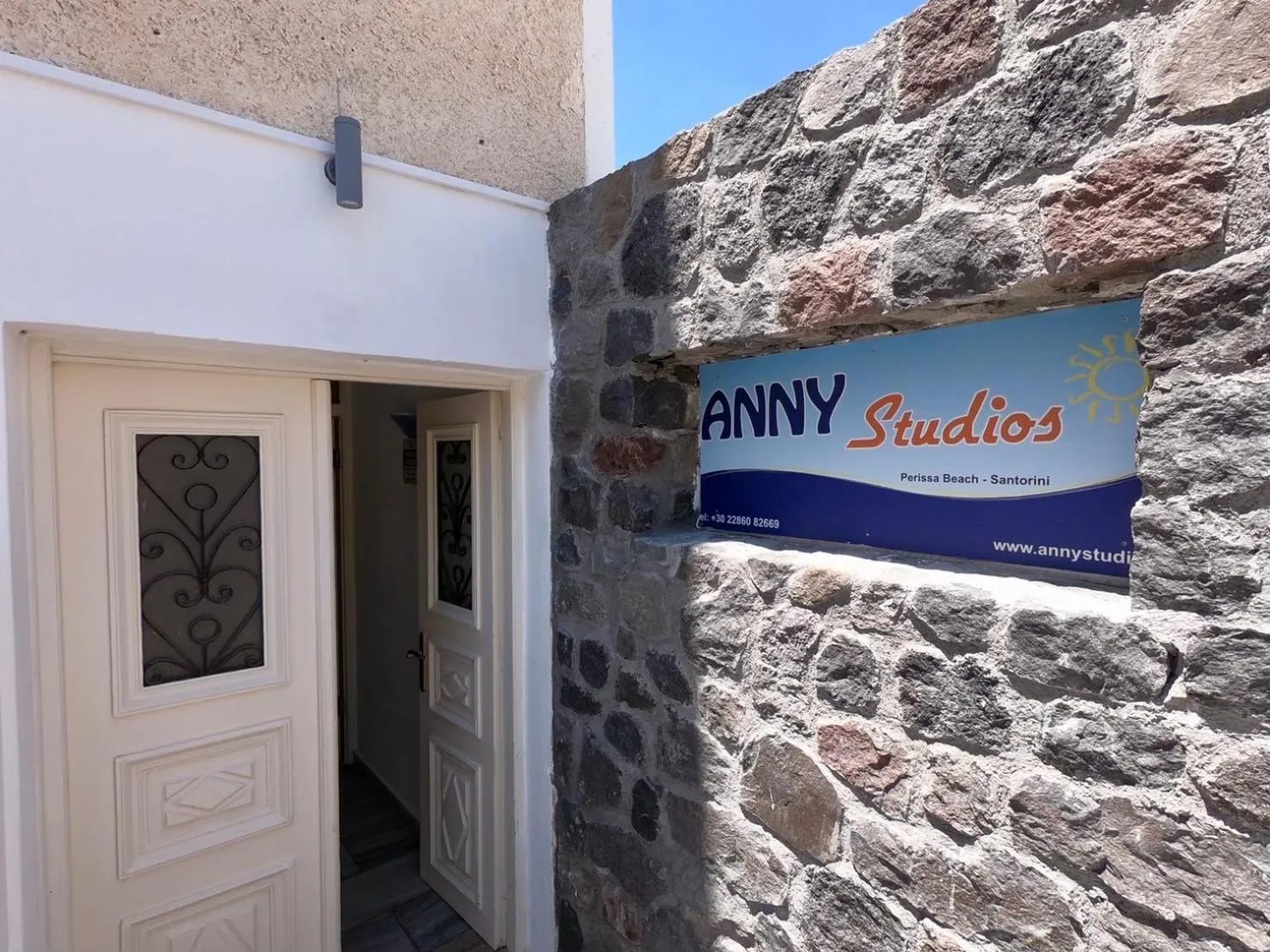 Property building in Anny Studios & Rooms Perissa Beach