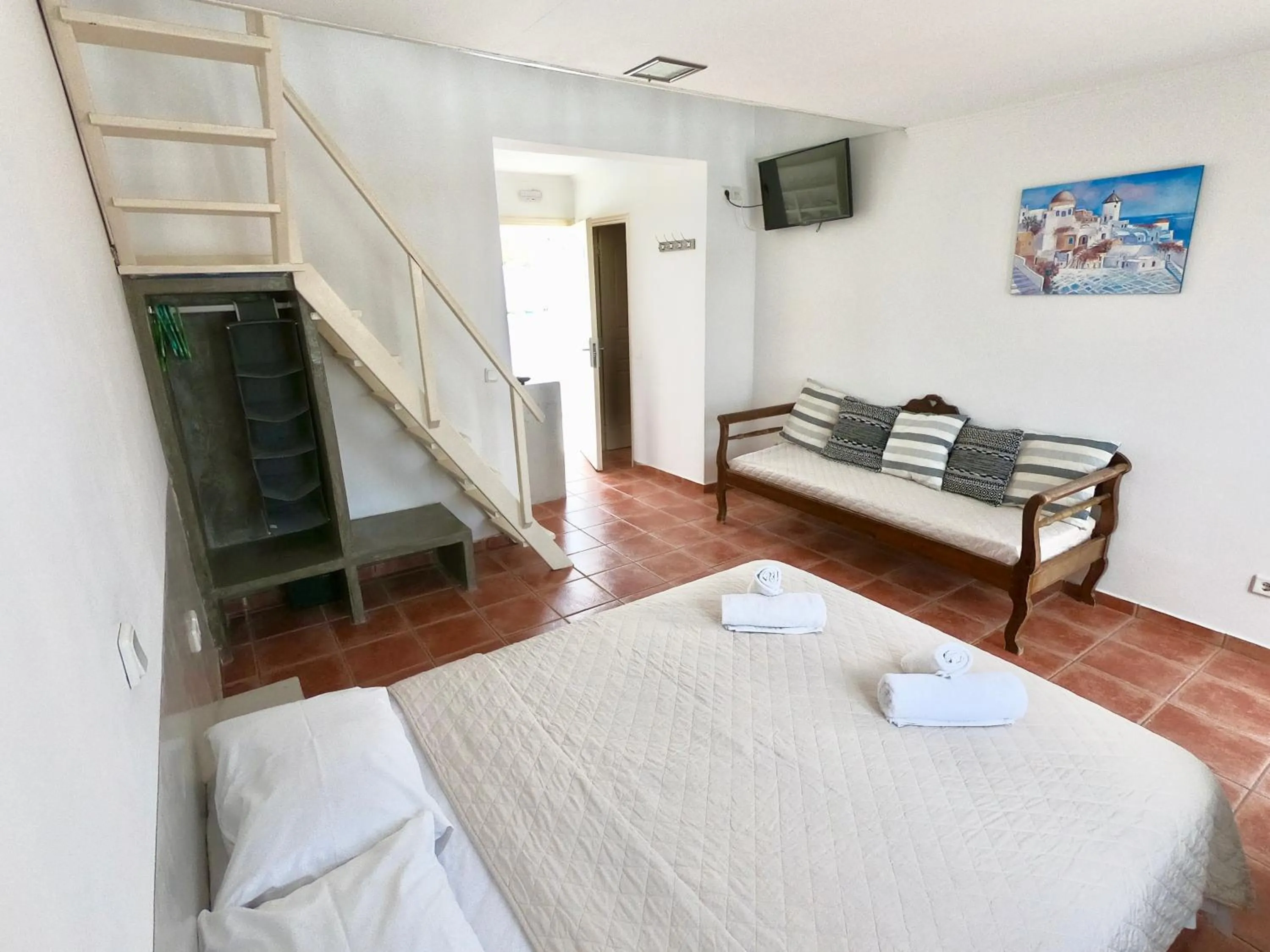 Bedroom, Bed in Anny Studios & Rooms Perissa Beach