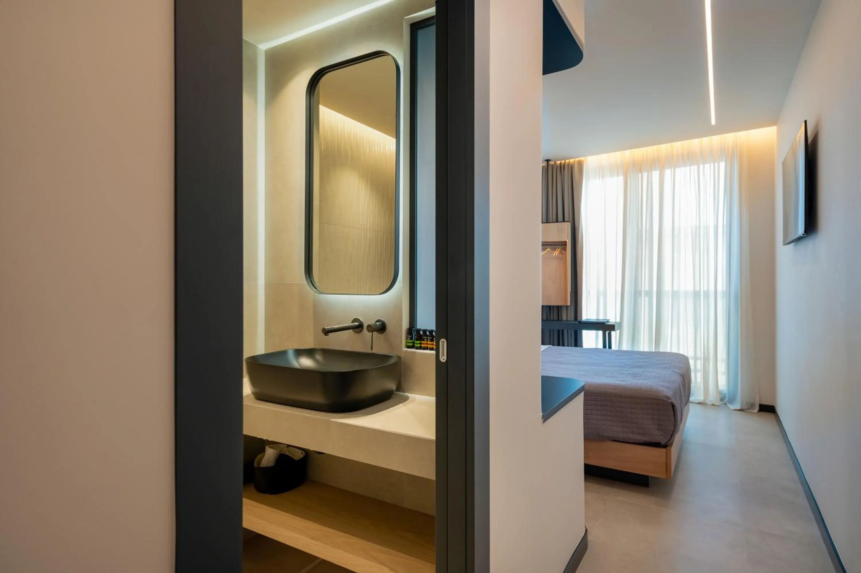 Bathroom, Bed in Nema Hotel Athens