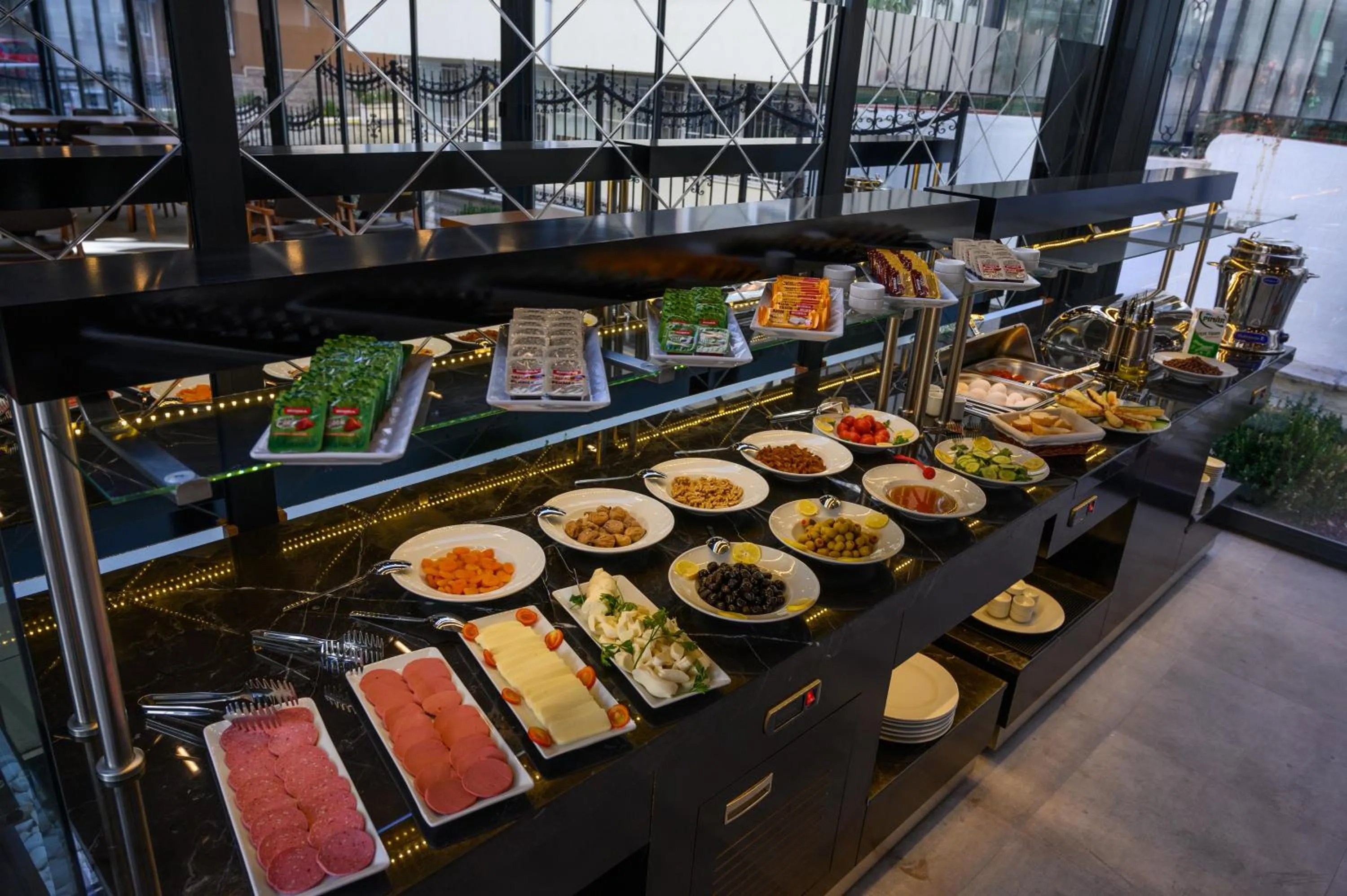 Buffet breakfast in DS REGULUS