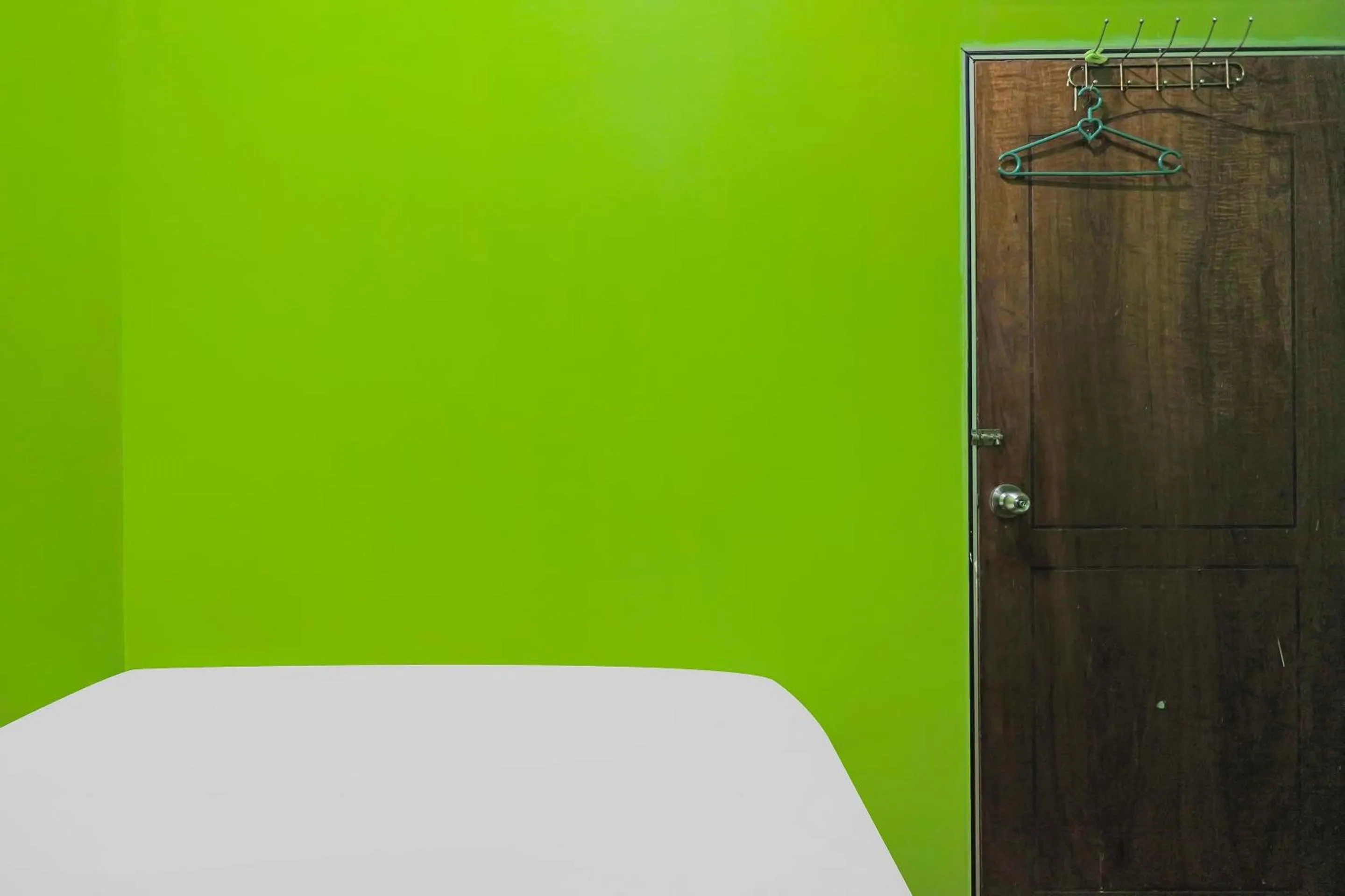 Bedroom, Bed in Hotel O Penginapan Pak DheNearMall Nagoya Hill