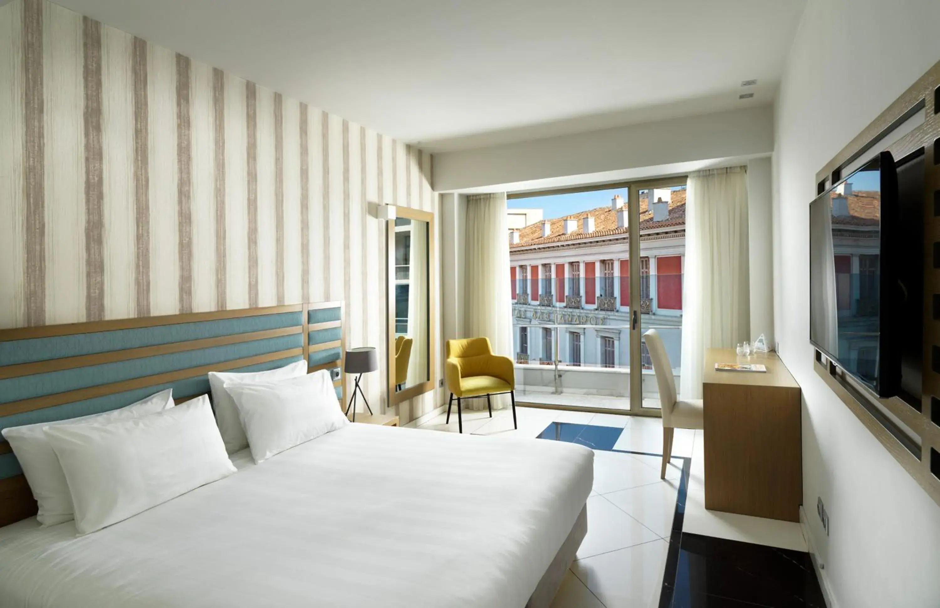 Deluxe Room with City View in Athens Tiare by Mage Hotels Deluxe Room with City View in Athens Tiare by Mage Hotels