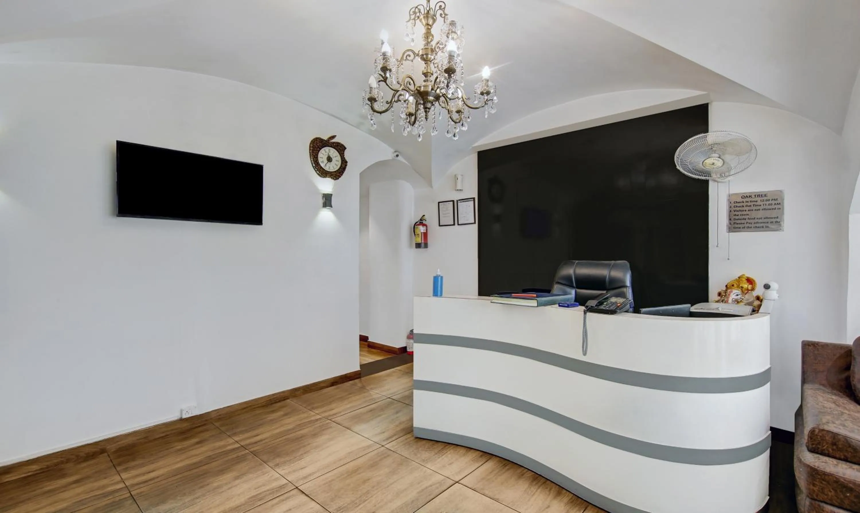 Lobby or reception in Treebo Prime Elight