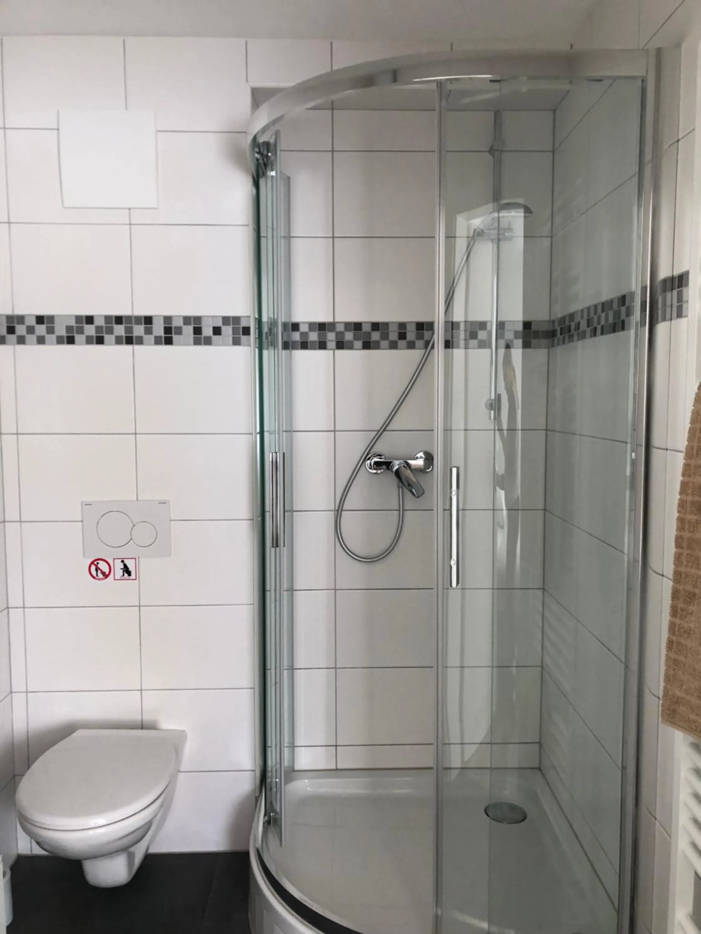 Shower in Apartmentvermietung Ingrid Bolkart - Vöhlino 2
