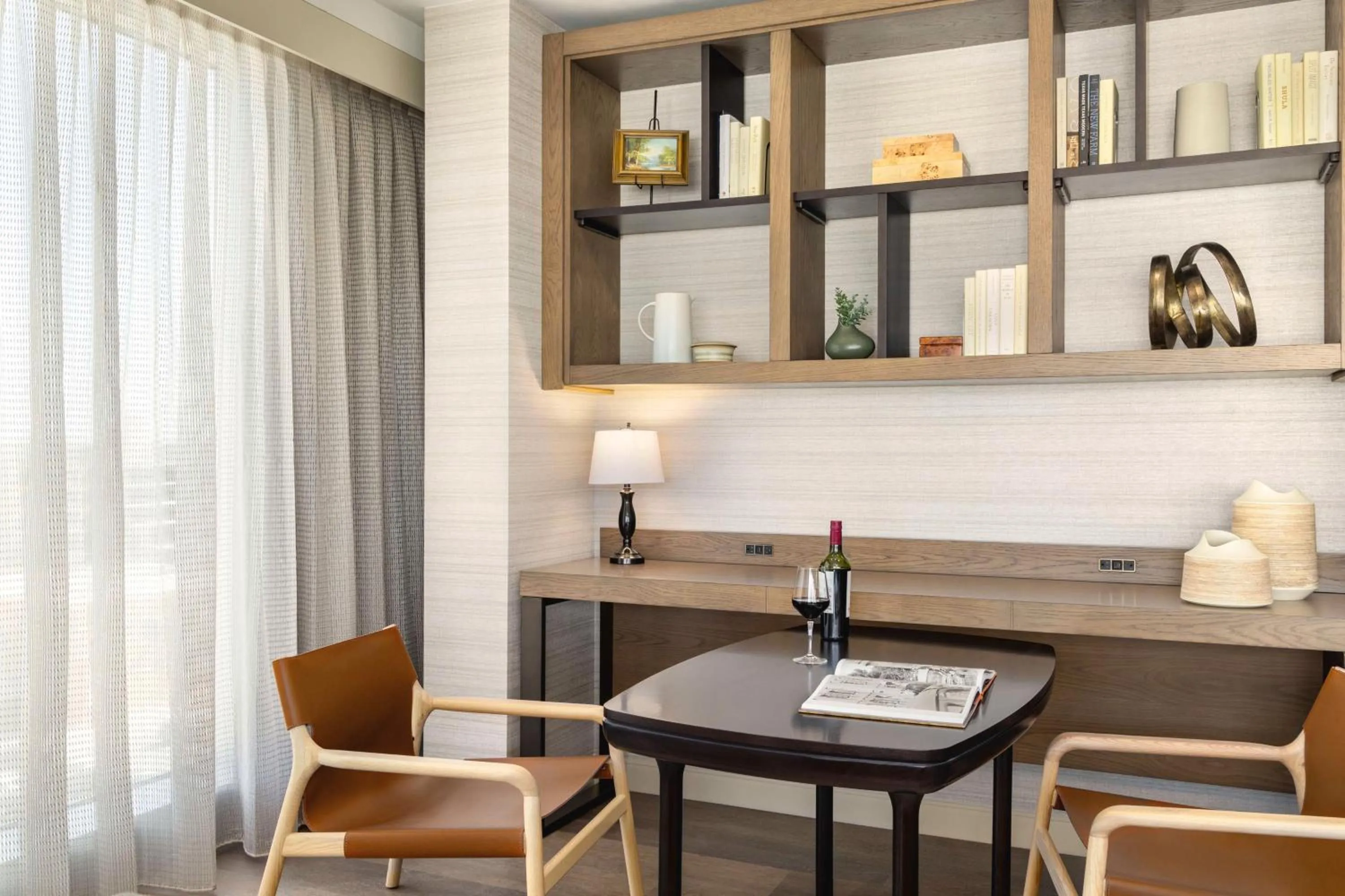 Living room in Doubletree By Hilton Abilene Downtown Convention Center