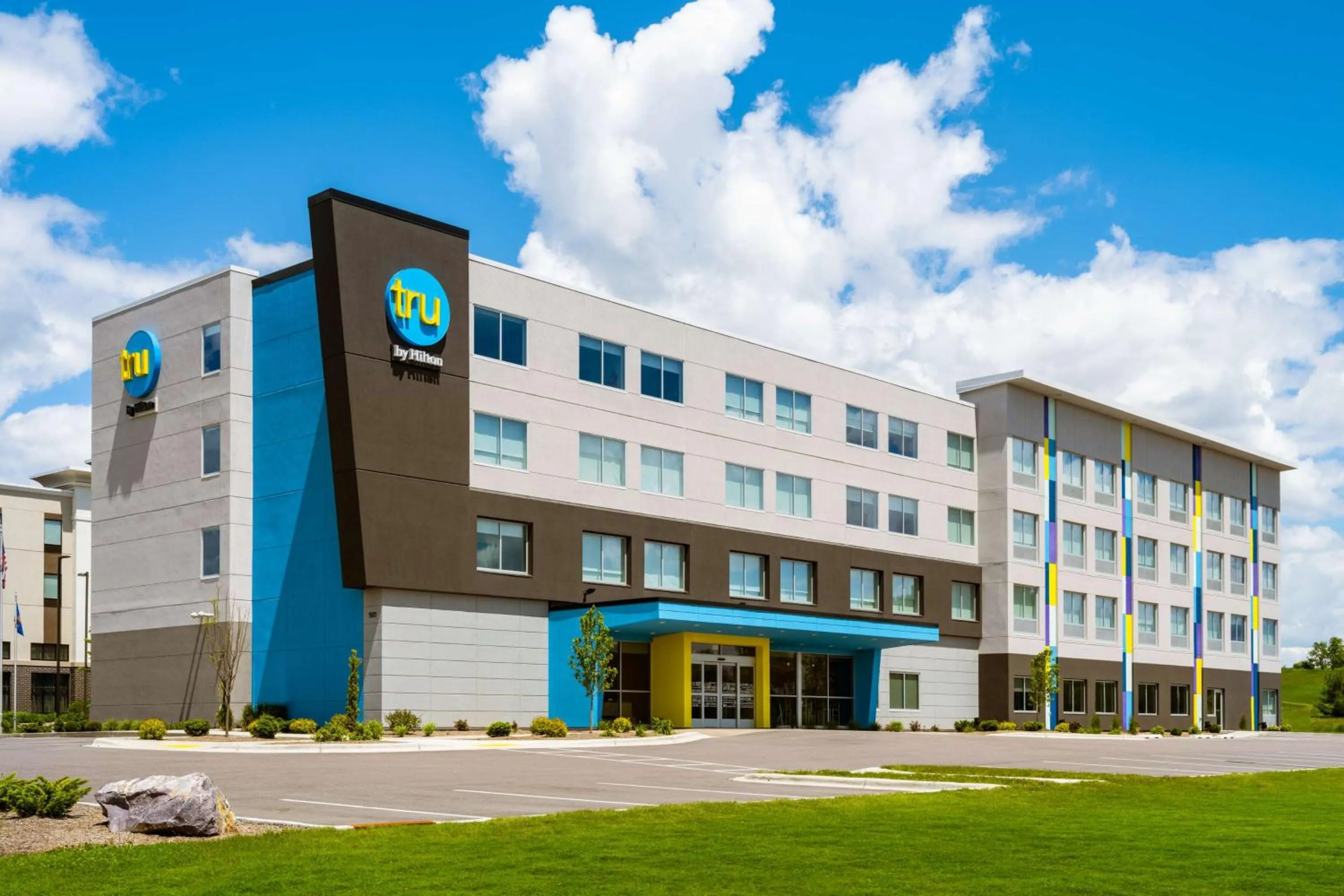 Property building in Tru By Hilton Wisconsin Dells