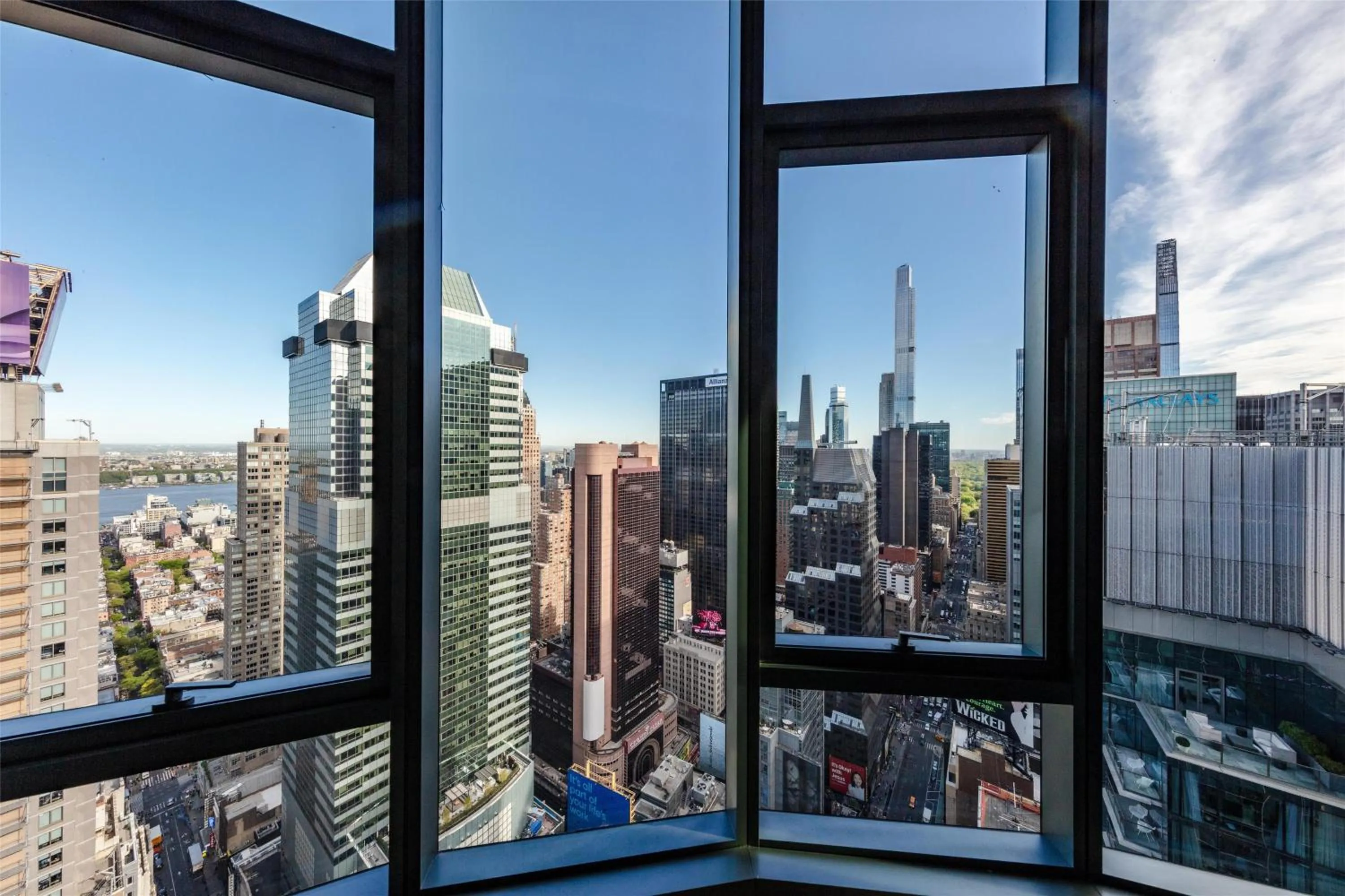 Photo of the whole room in Tempo By Hilton New York Times Square