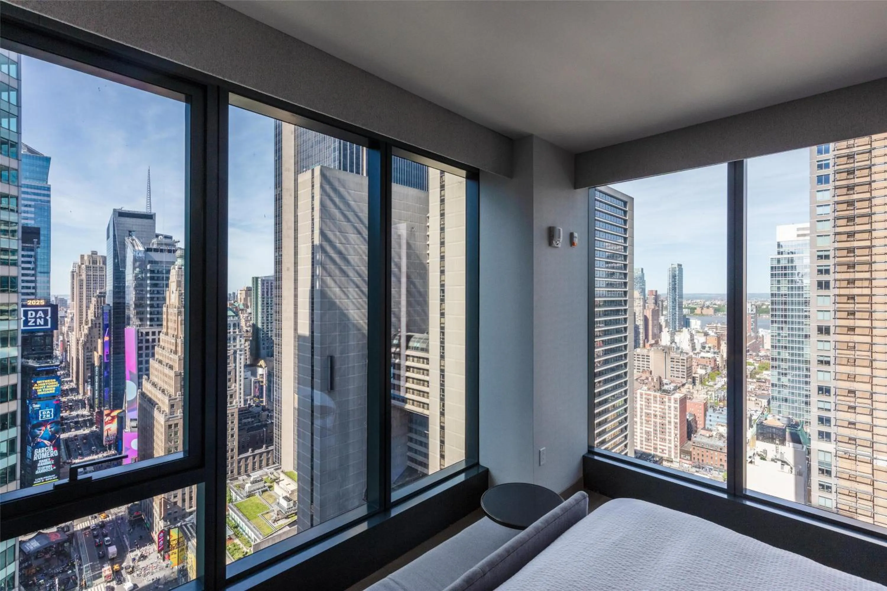 Bed in Tempo By Hilton New York Times Square