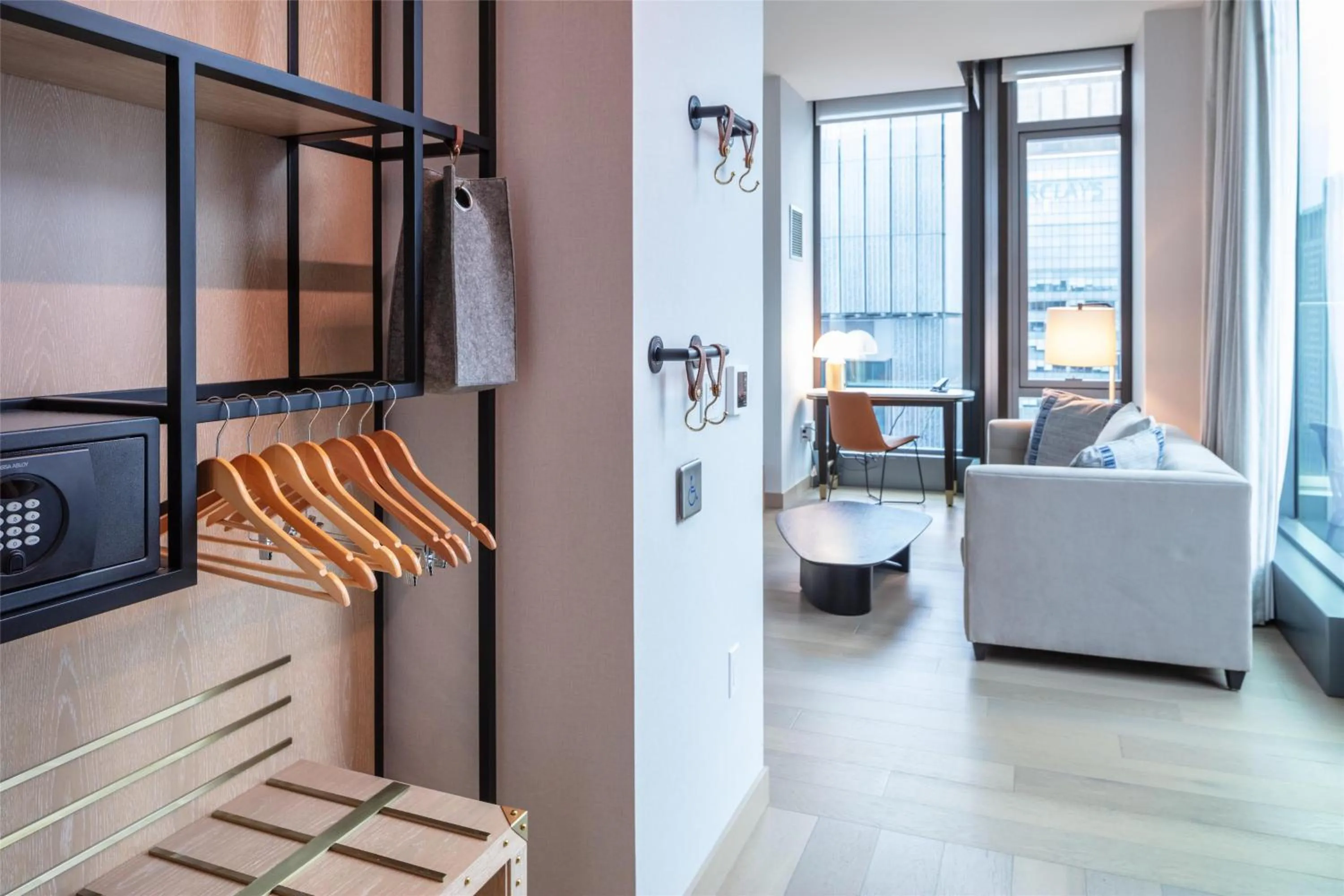 Photo of the whole room, Bed in Tempo By Hilton New York Times Square