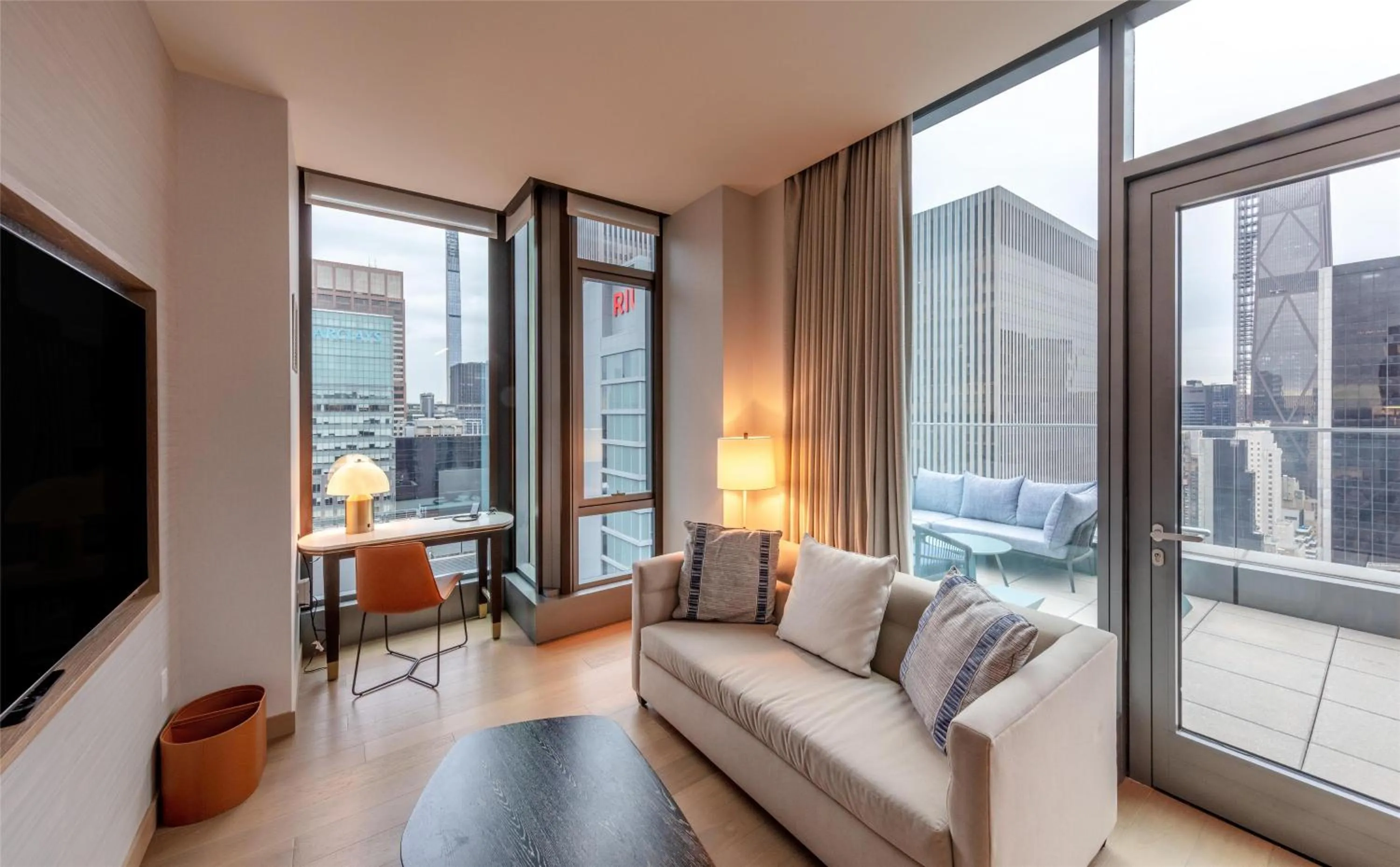 Bedroom in Tempo By Hilton New York Times Square