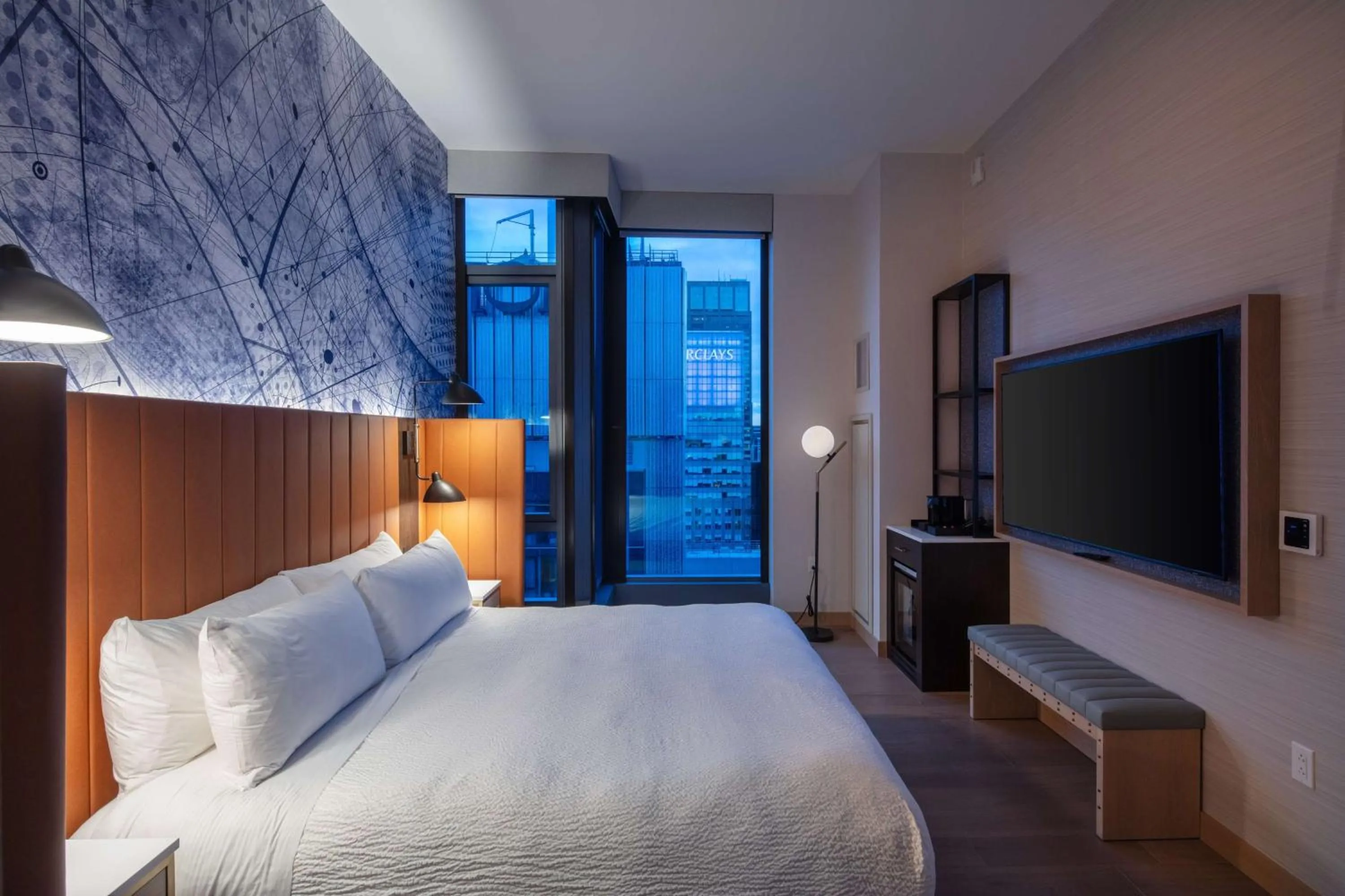 Photo of the whole room, Bed in Tempo By Hilton New York Times Square